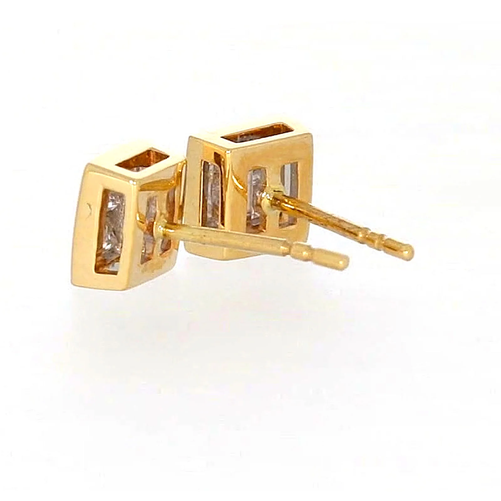 New York 14ct Yellow Gold Princess Cut 1/4 CARAT tw of Diamonds Stud Earrings - Image 29