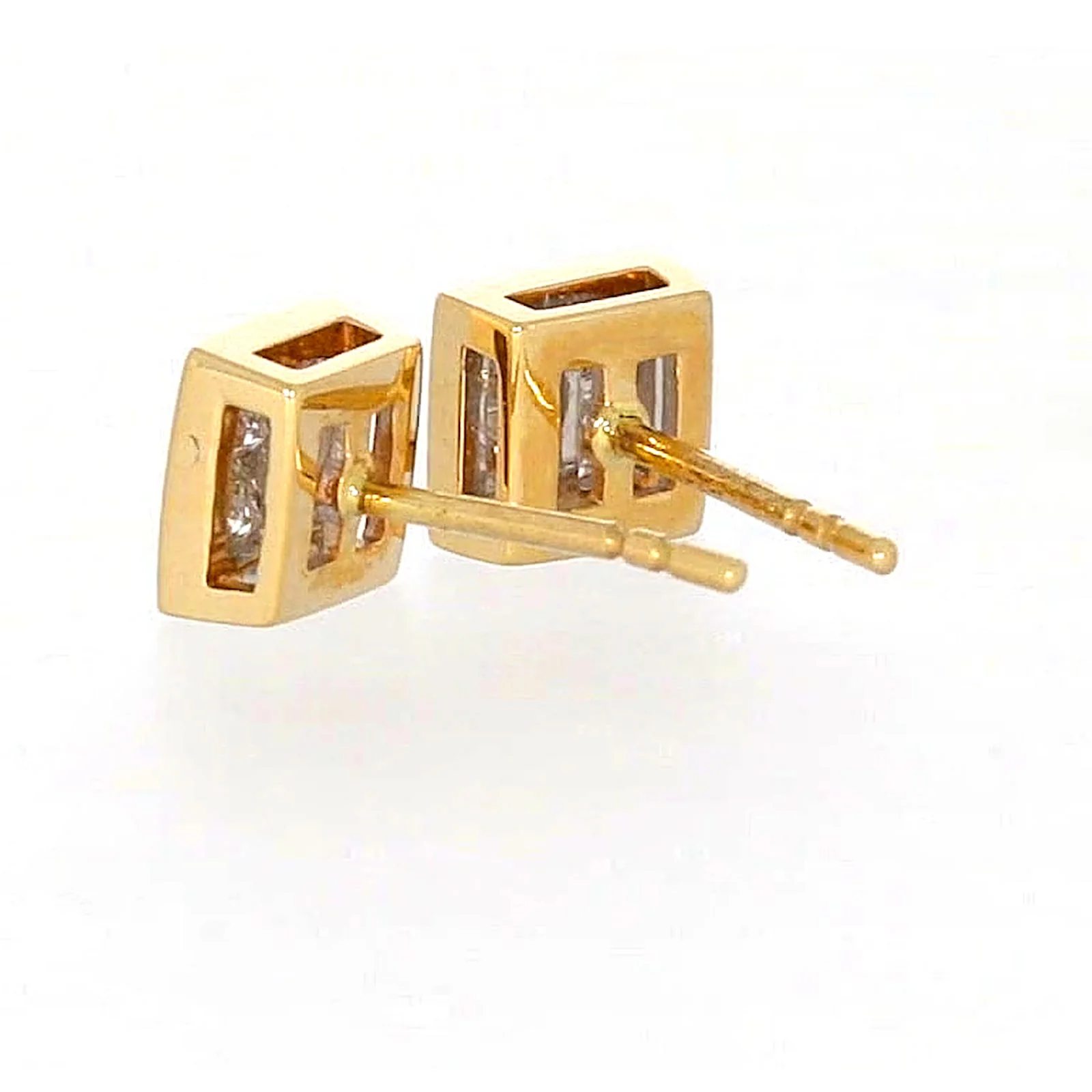 New York 14ct Yellow Gold Princess Cut 1/4 CARAT tw of Diamonds Stud Earrings - Image 30