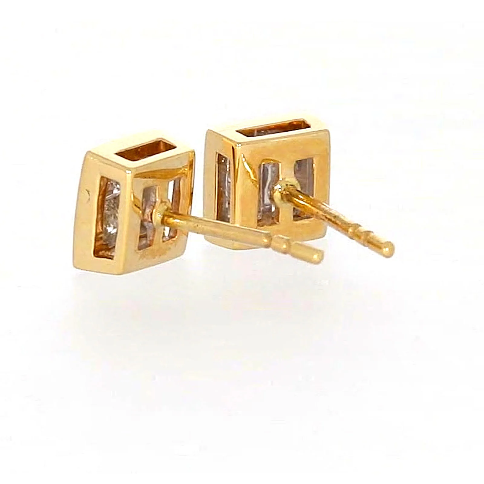 New York 14ct Yellow Gold Princess Cut 1/4 CARAT tw of Diamonds Stud Earrings - Image 31