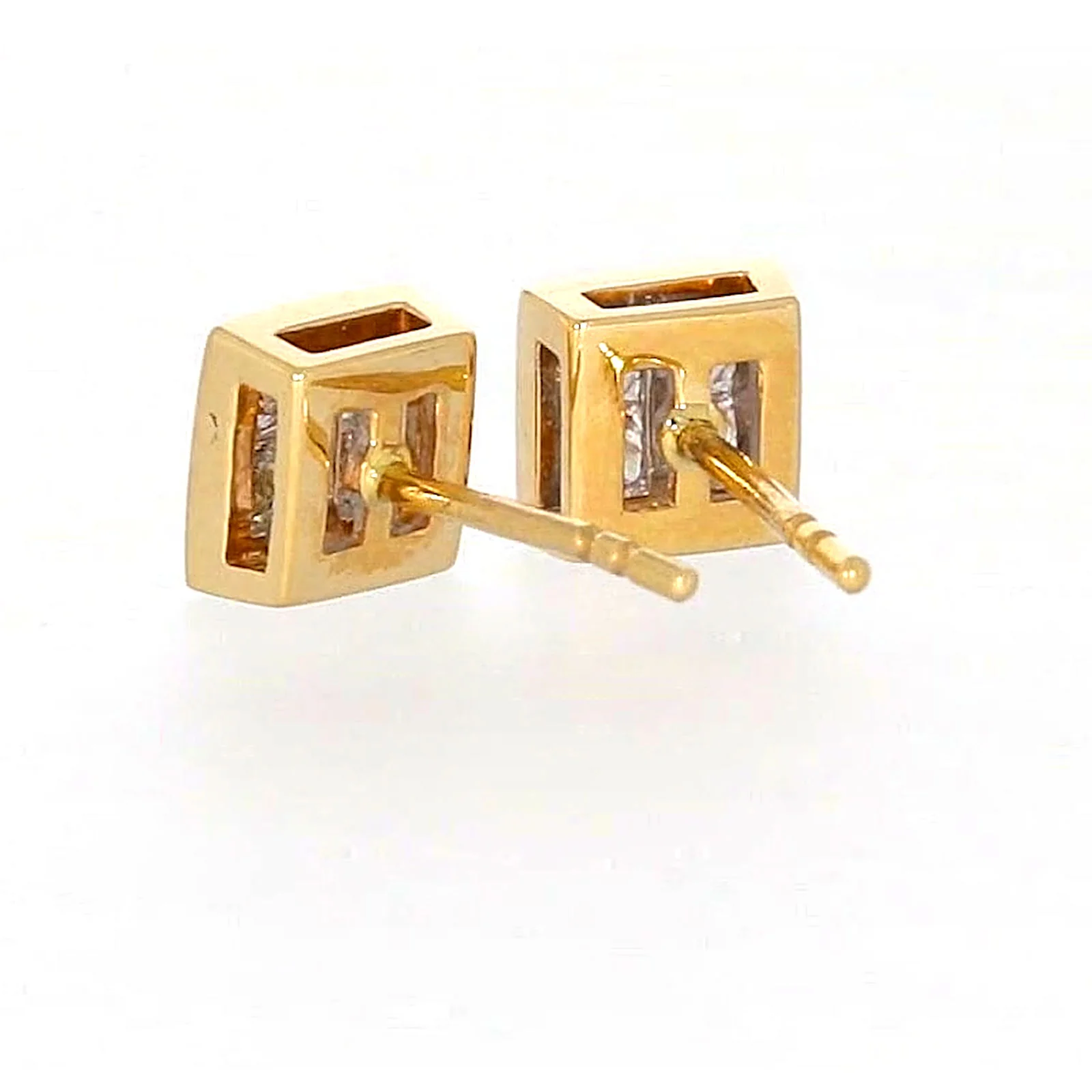 New York 14ct Yellow Gold Princess Cut 1/4 CARAT tw of Diamonds Stud Earrings - Image 33
