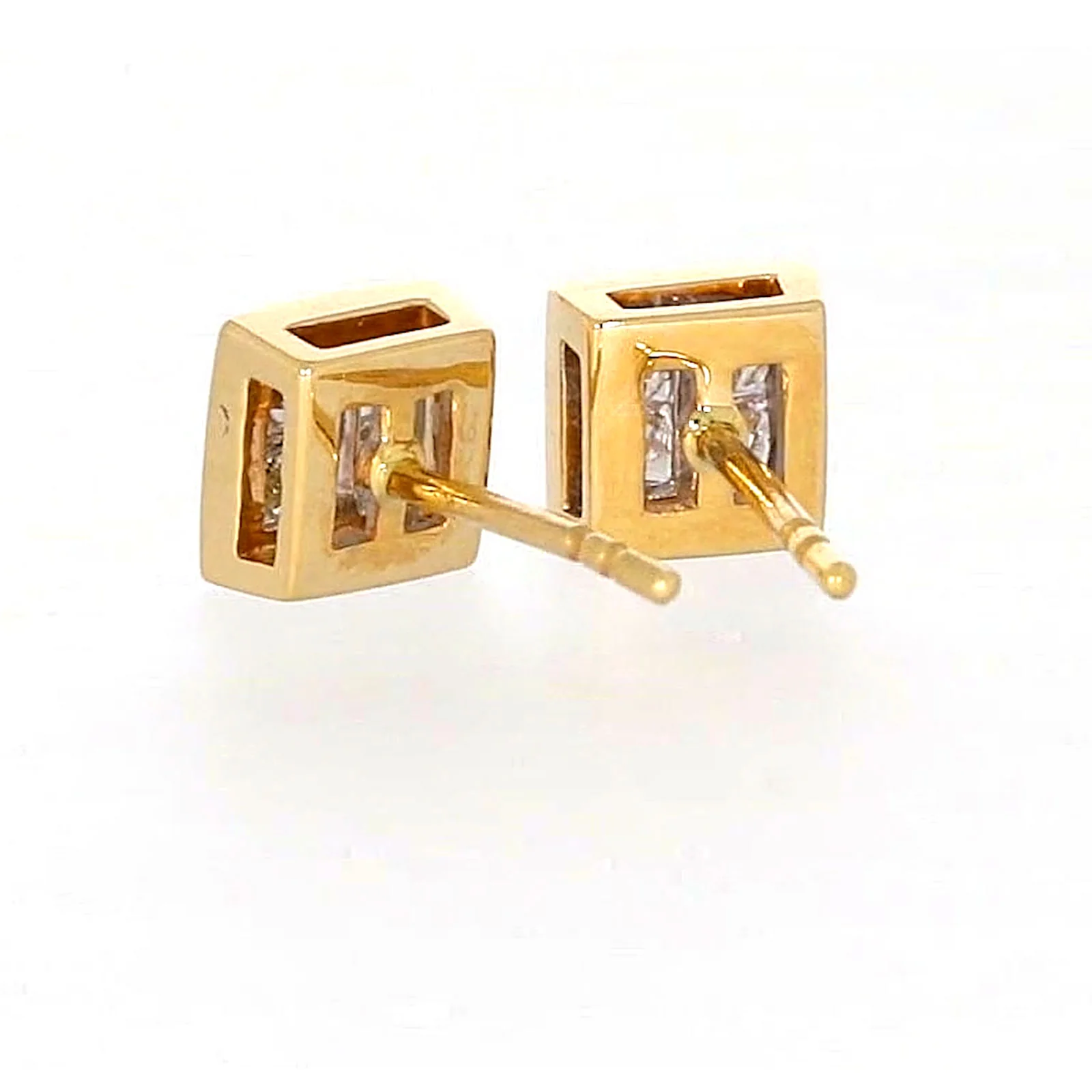 New York 14ct Yellow Gold Princess Cut 1/4 CARAT tw of Diamonds Stud Earrings - Image 34