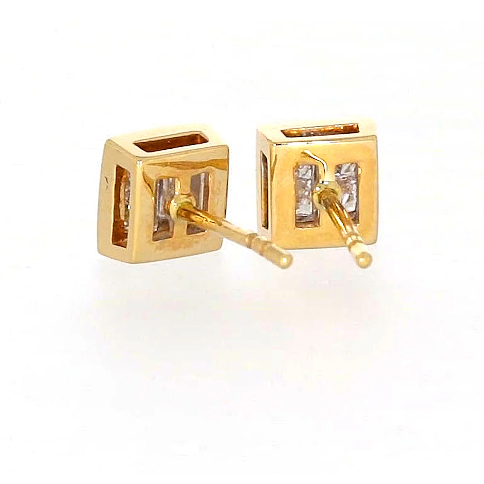 New York 14ct Yellow Gold Princess Cut 1/4 CARAT tw of Diamonds Stud Earrings - Image 35
