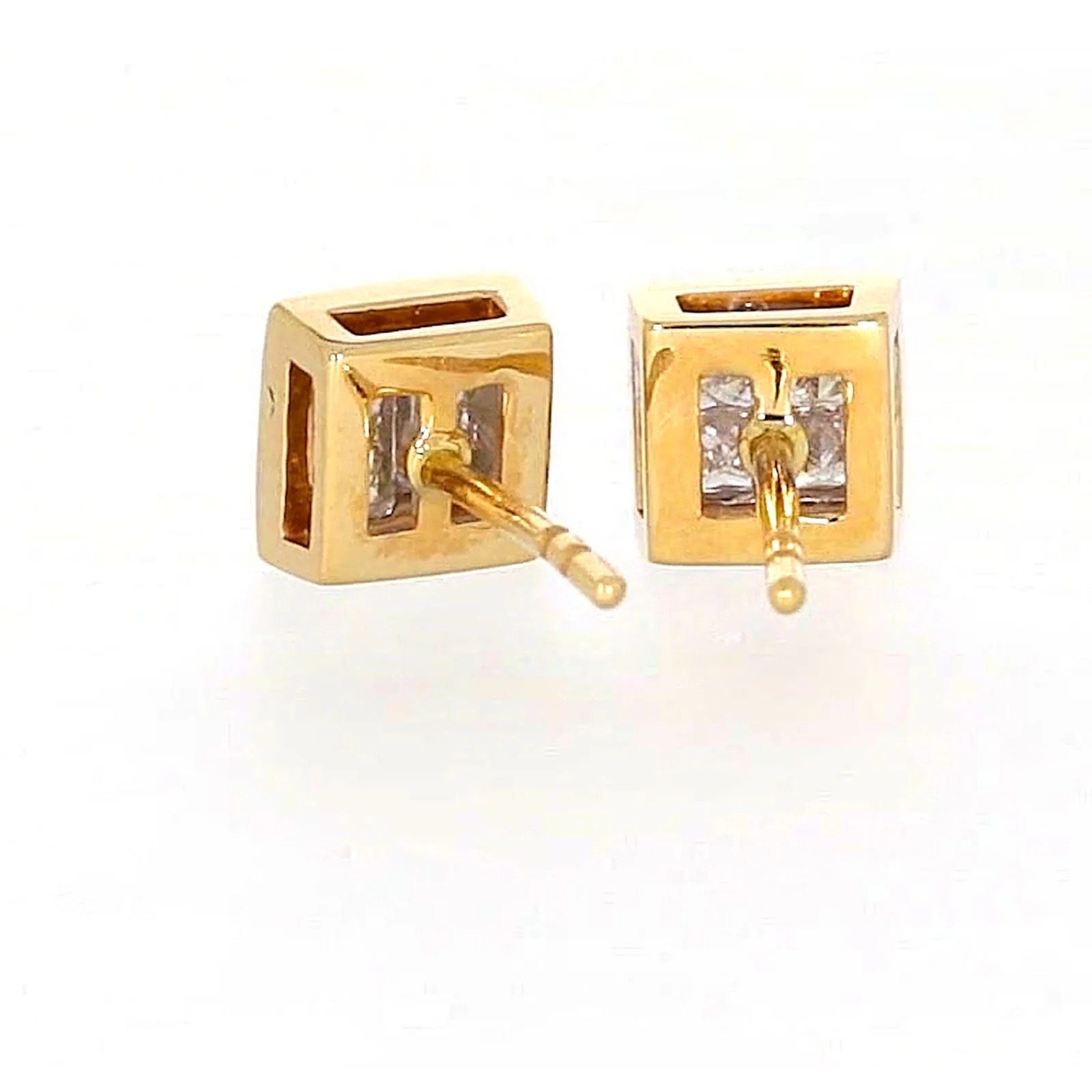 New York 14ct Yellow Gold Princess Cut 1/4 CARAT tw of Diamonds Stud Earrings - Image 37