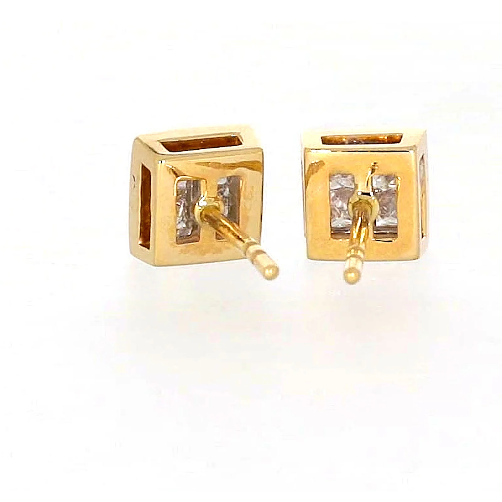 New York 14ct Yellow Gold Princess Cut 1/4 CARAT tw of Diamonds Stud Earrings - Image 38
