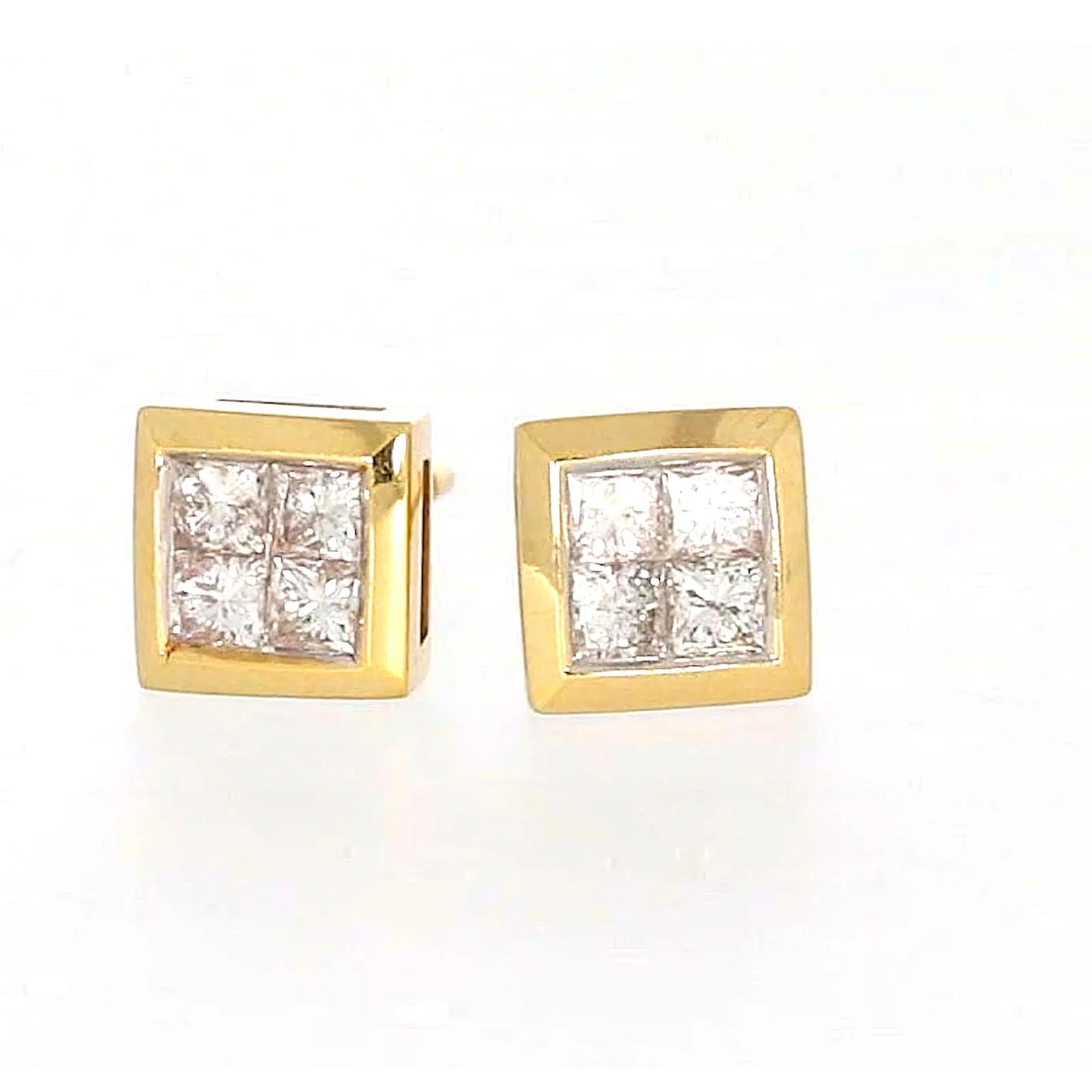 New York 14ct Yellow Gold Princess Cut 1/4 CARAT tw of Diamonds Stud Earrings - Image 4