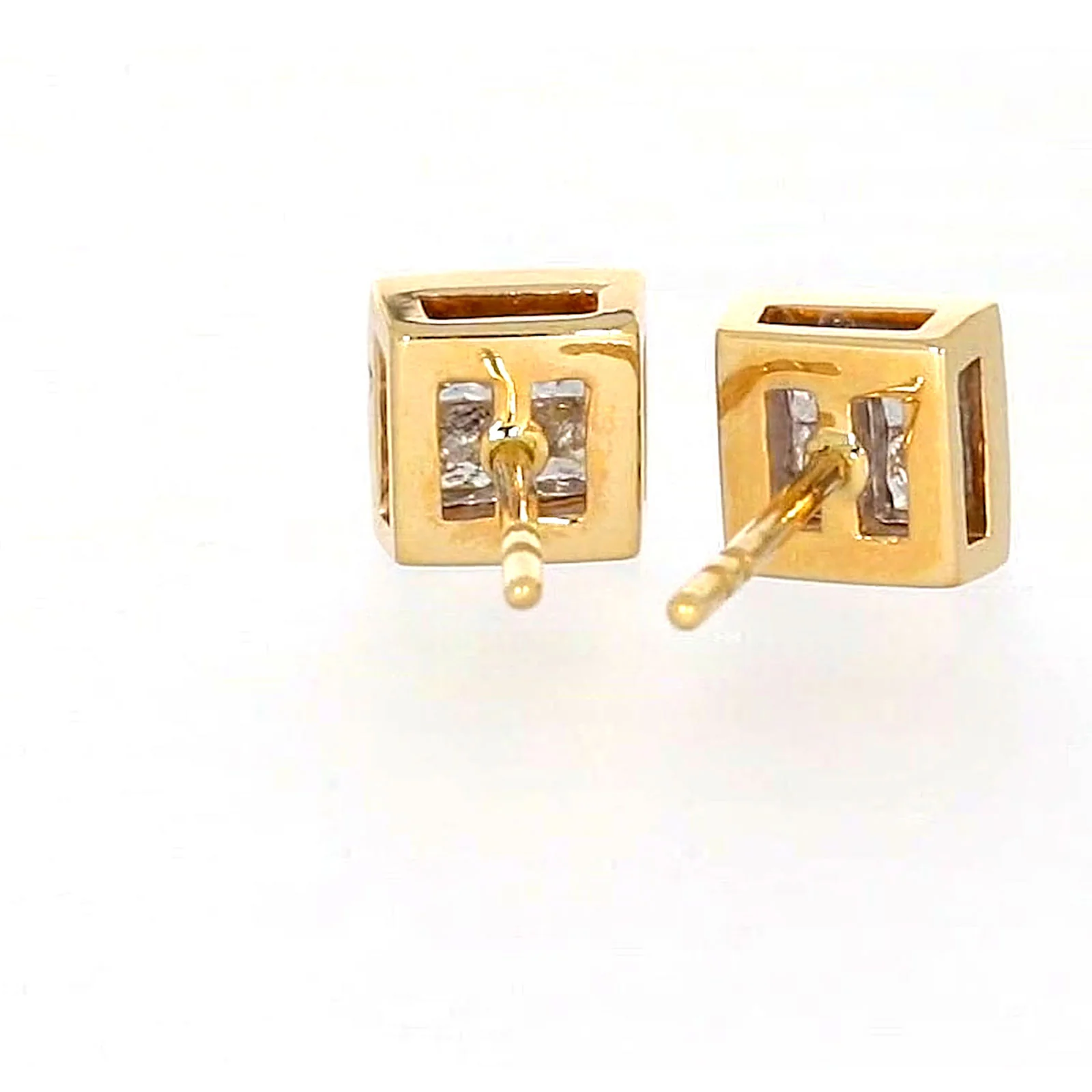 New York 14ct Yellow Gold Princess Cut 1/4 CARAT tw of Diamonds Stud Earrings - Image 41