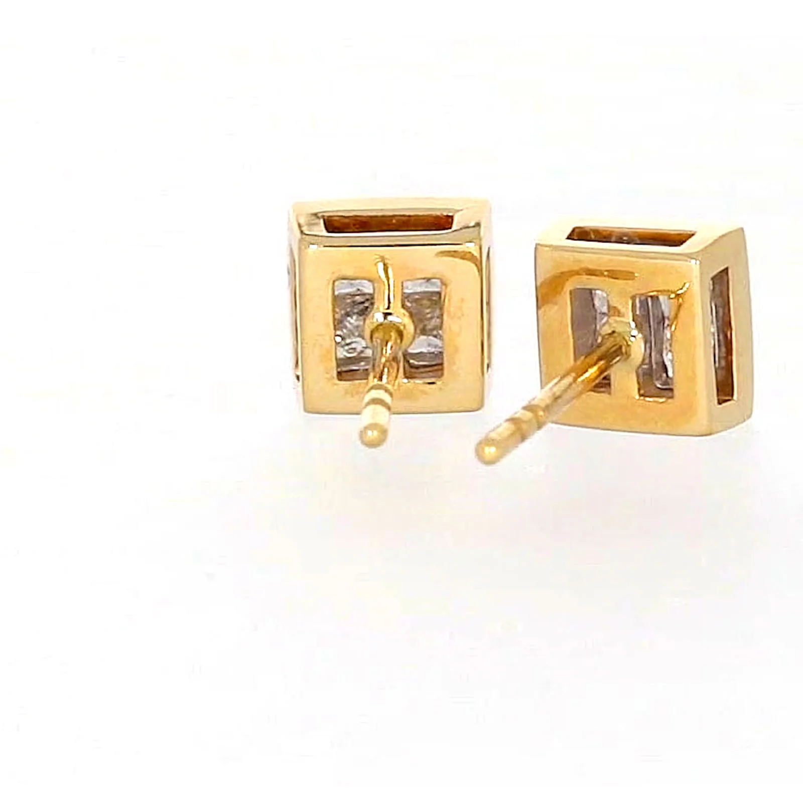 New York 14ct Yellow Gold Princess Cut 1/4 CARAT tw of Diamonds Stud Earrings - Image 42