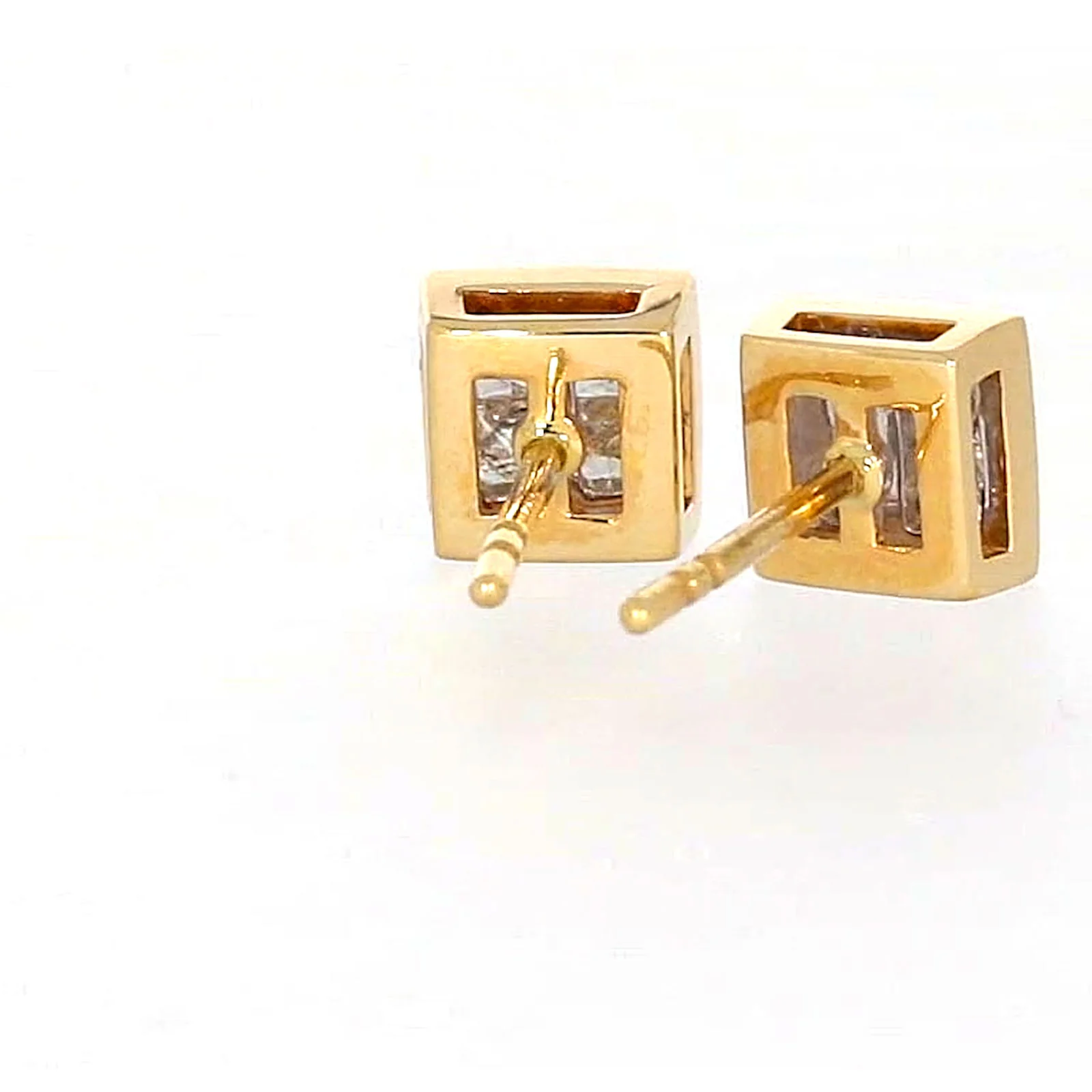New York 14ct Yellow Gold Princess Cut 1/4 CARAT tw of Diamonds Stud Earrings - Image 43