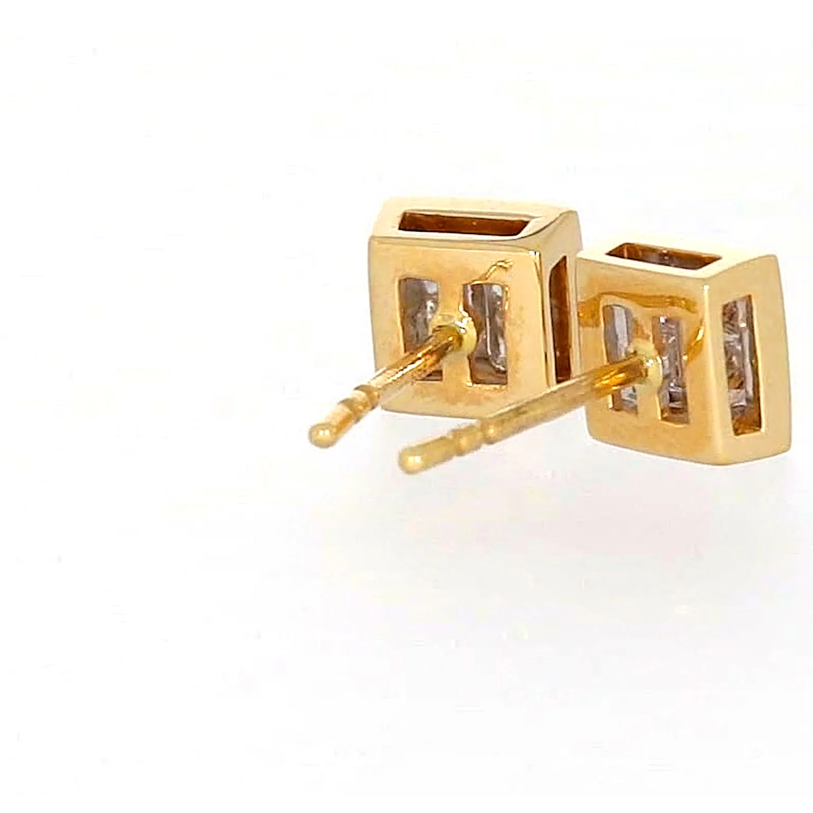 New York 14ct Yellow Gold Princess Cut 1/4 CARAT tw of Diamonds Stud Earrings - Image 46