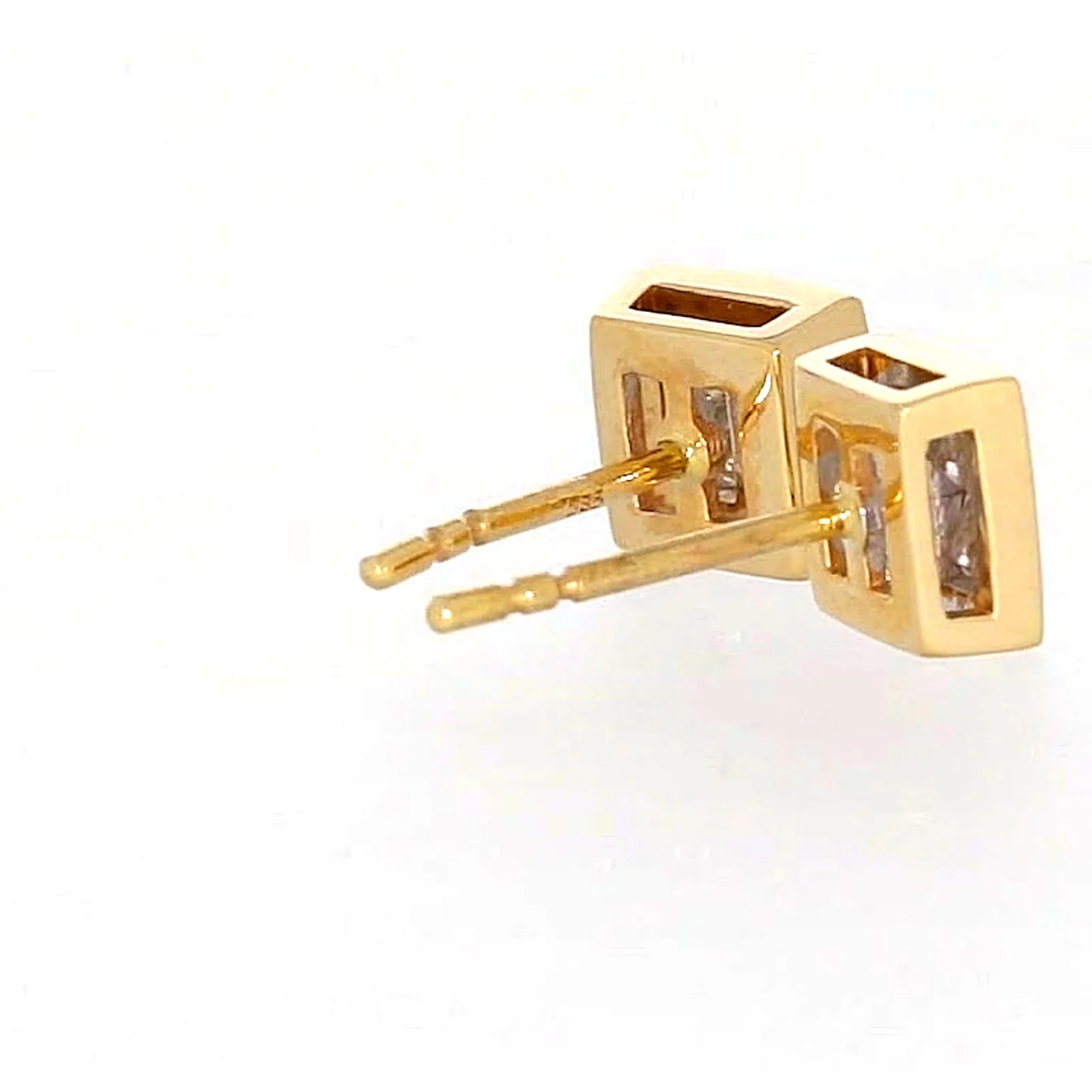 New York 14ct Yellow Gold Princess Cut 1/4 CARAT tw of Diamonds Stud Earrings - Image 50