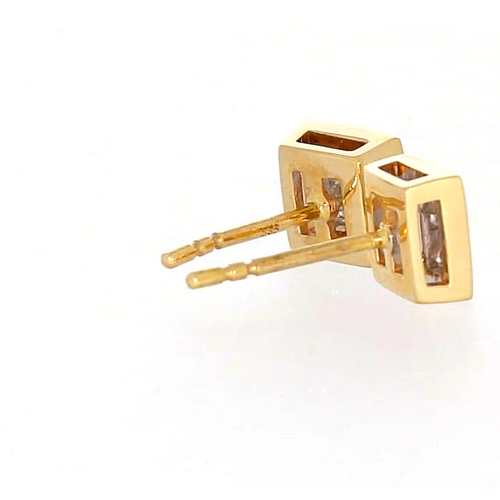 New York 14ct Yellow Gold Princess Cut 1/4 CARAT tw of Diamonds Stud Earrings - Image 51