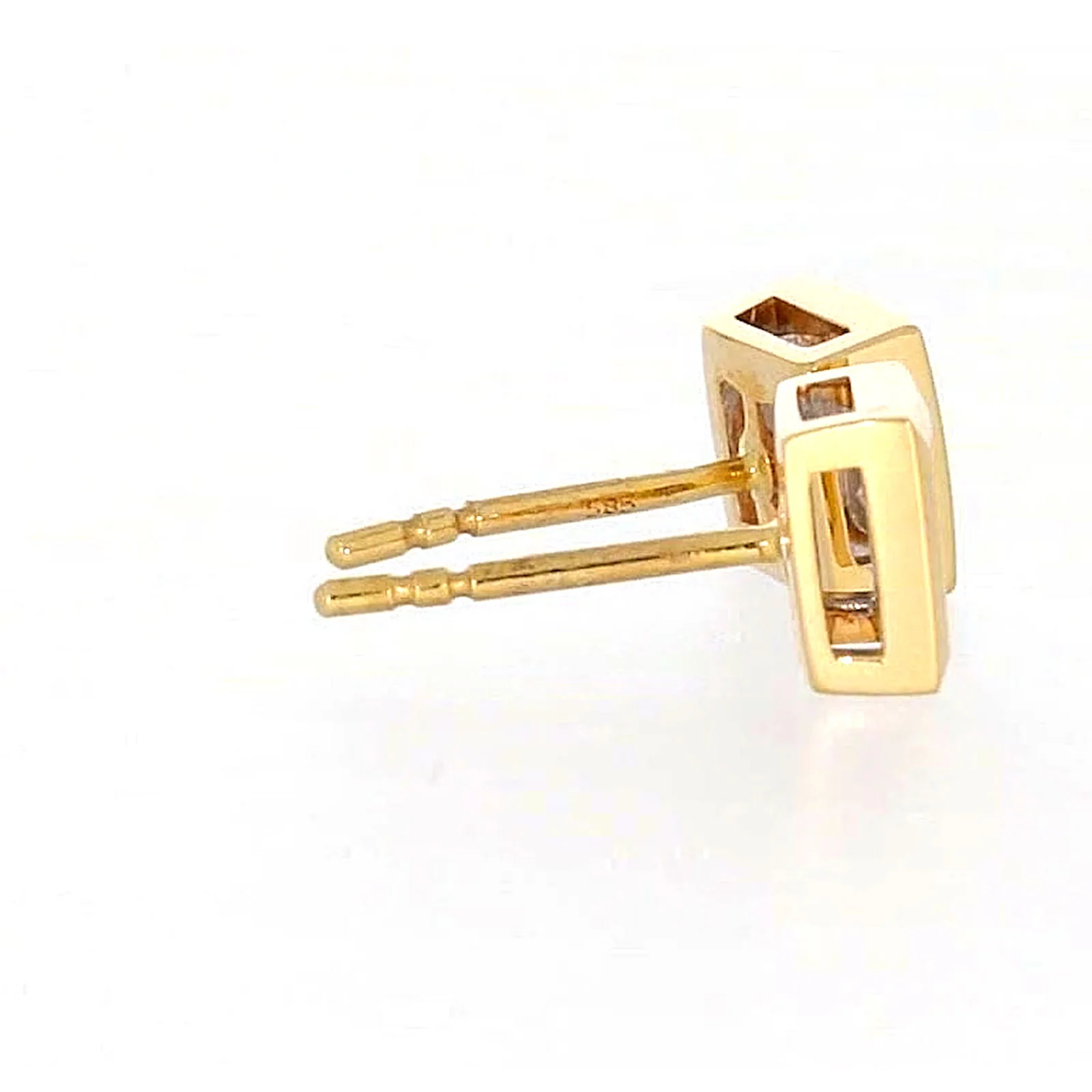 New York 14ct Yellow Gold Princess Cut 1/4 CARAT tw of Diamonds Stud Earrings - Image 55