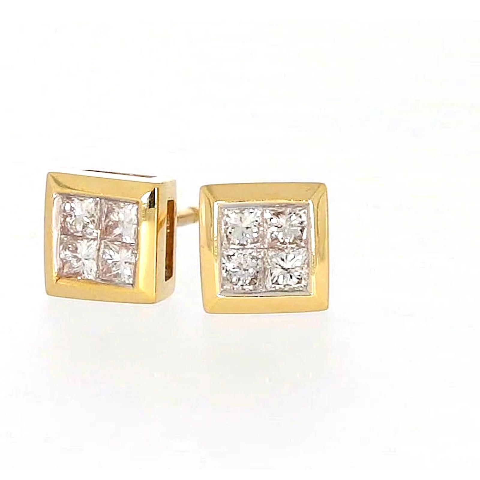 New York 14ct Yellow Gold Princess Cut 1/4 CARAT tw of Diamonds Stud Earrings - Image 6