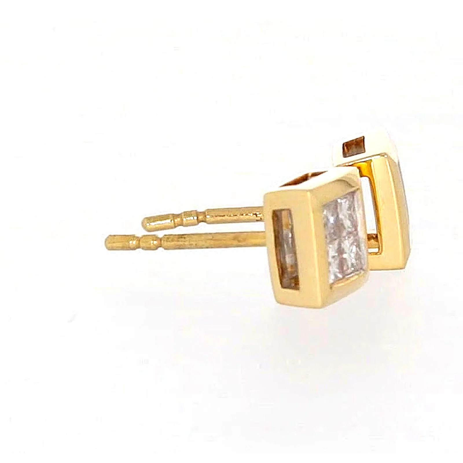 New York 14ct Yellow Gold Princess Cut 1/4 CARAT tw of Diamonds Stud Earrings - Image 60