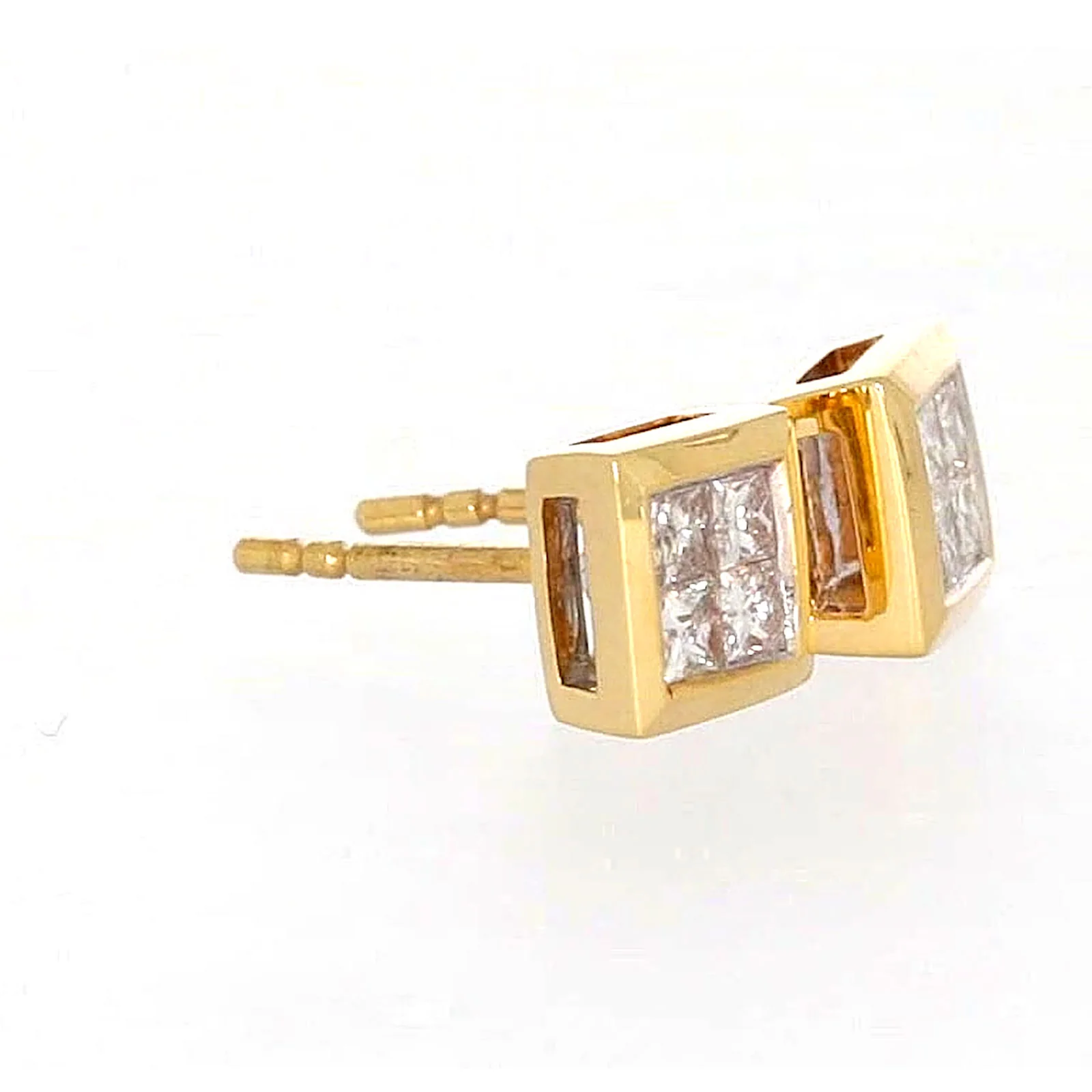 New York 14ct Yellow Gold Princess Cut 1/4 CARAT tw of Diamonds Stud Earrings - Image 63