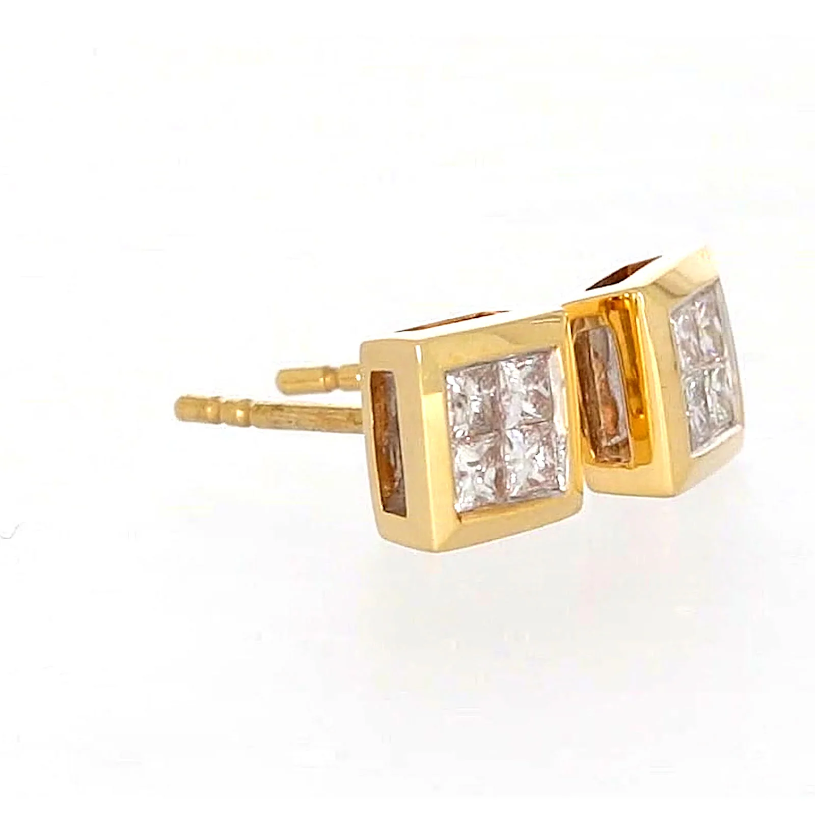 New York 14ct Yellow Gold Princess Cut 1/4 CARAT tw of Diamonds Stud Earrings - Image 64