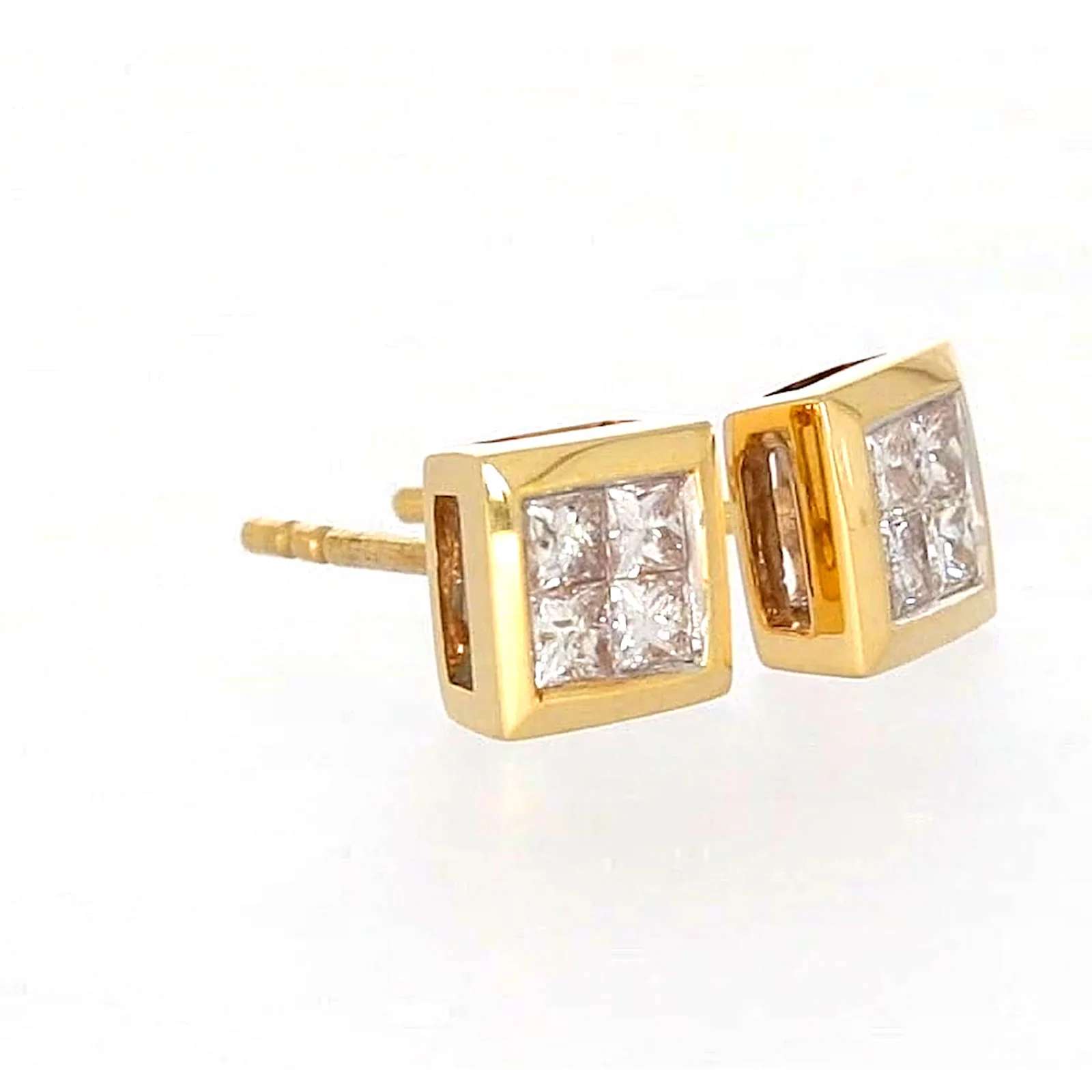 New York 14ct Yellow Gold Princess Cut 1/4 CARAT tw of Diamonds Stud Earrings - Image 66