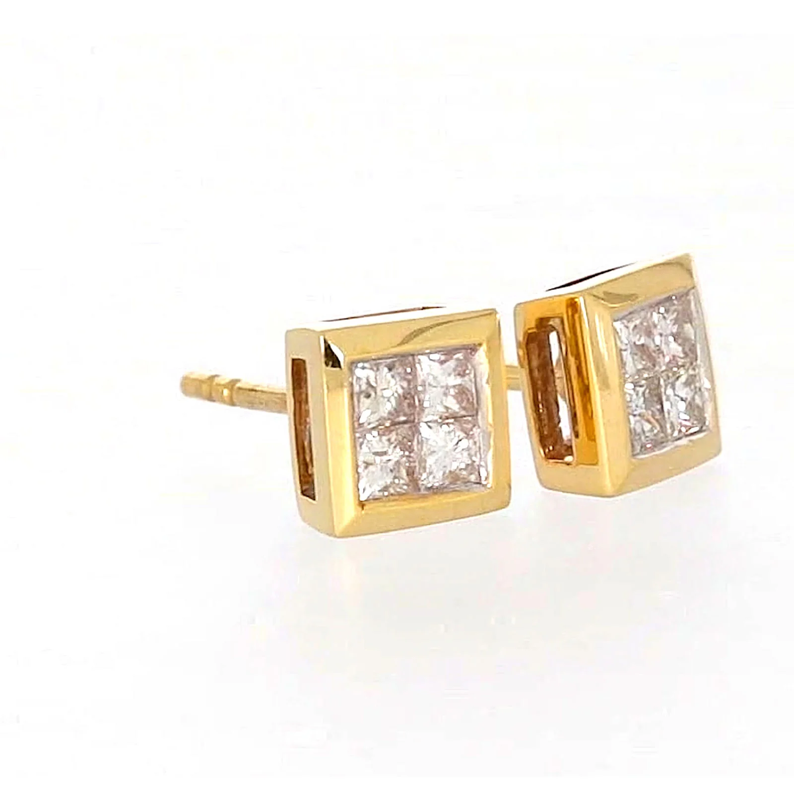 New York 14ct Yellow Gold Princess Cut 1/4 CARAT tw of Diamonds Stud Earrings - Image 67