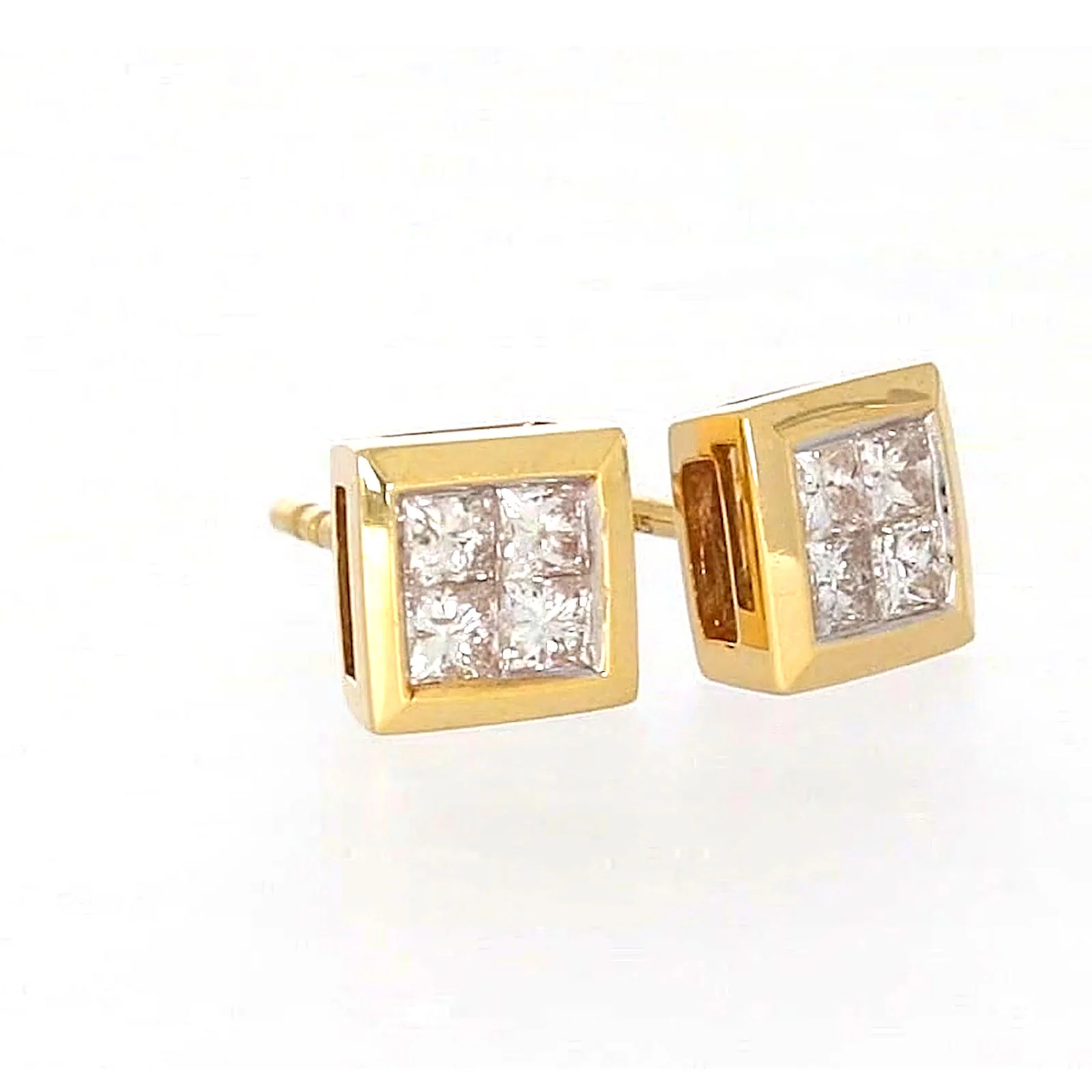 New York 14ct Yellow Gold Princess Cut 1/4 CARAT tw of Diamonds Stud Earrings - Image 69