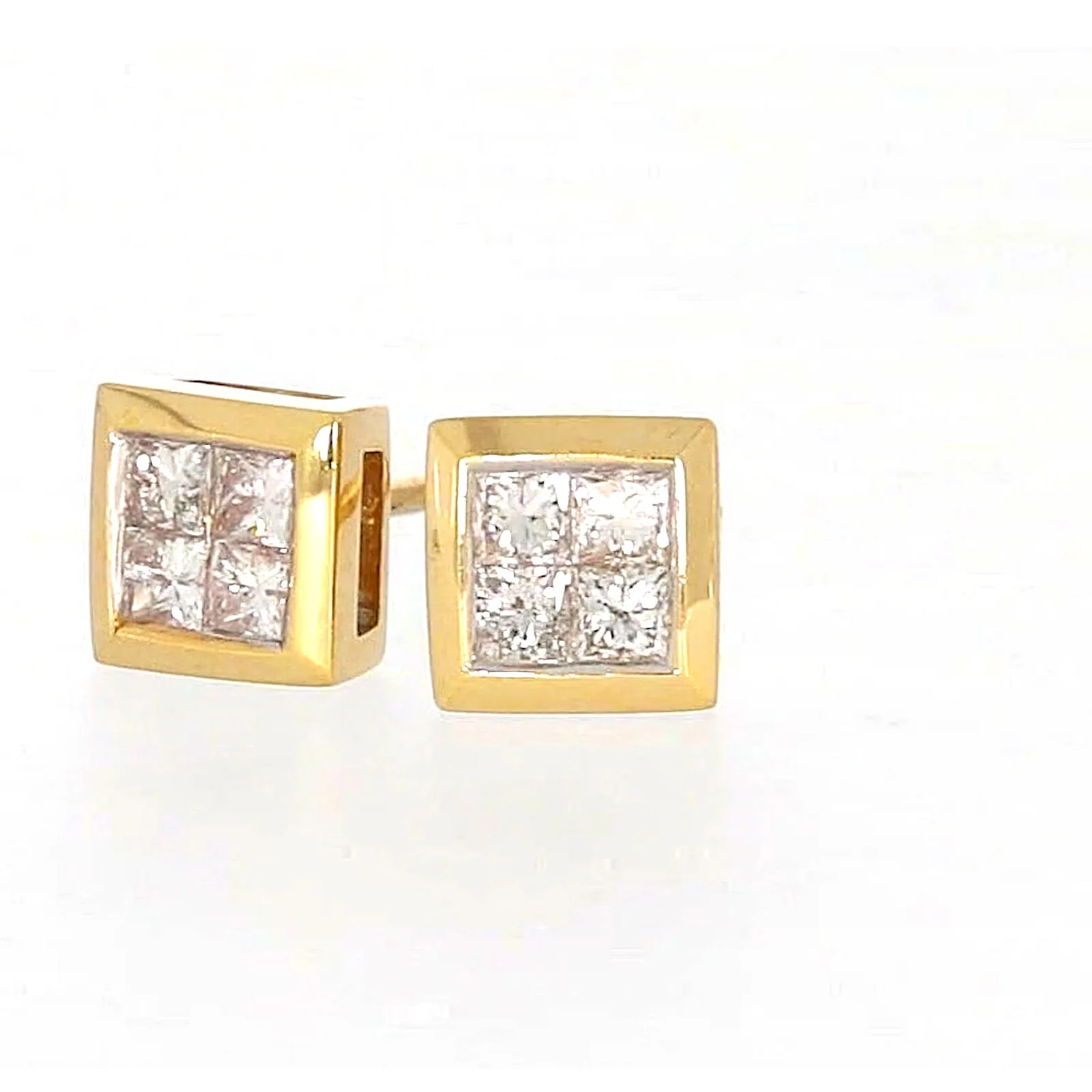 New York 14ct Yellow Gold Princess Cut 1/4 CARAT tw of Diamonds Stud Earrings - Image 7