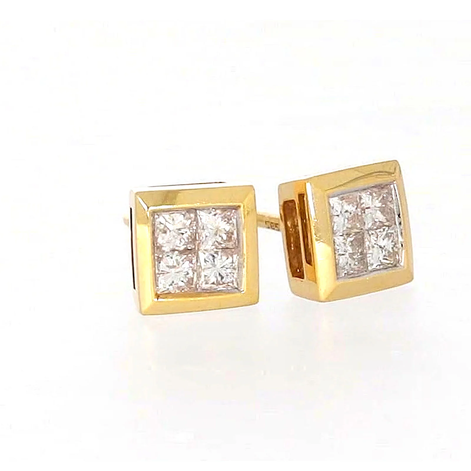 New York 14ct Yellow Gold Princess Cut 1/4 CARAT tw of Diamonds Stud Earrings - Image 70