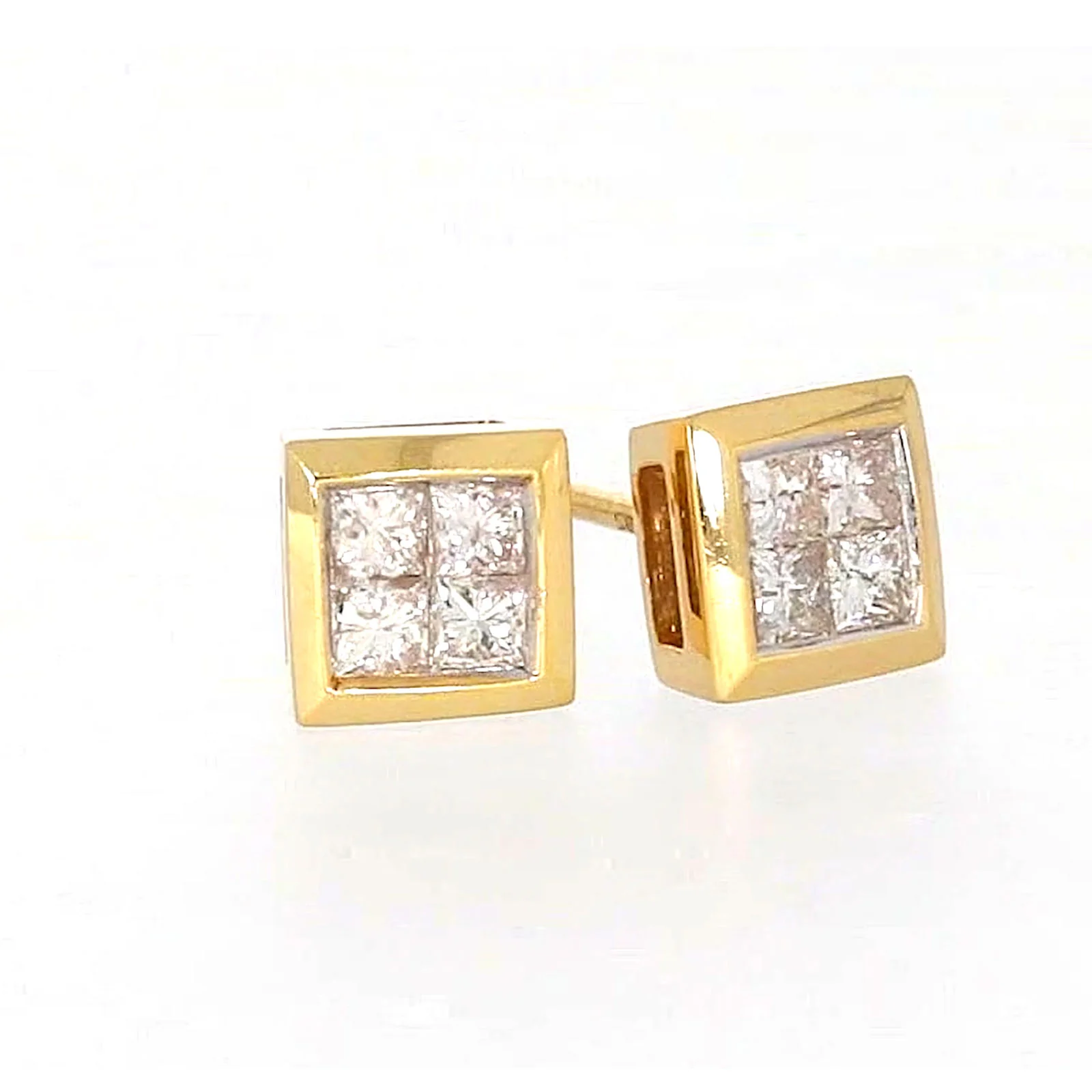 New York 14ct Yellow Gold Princess Cut 1/4 CARAT tw of Diamonds Stud Earrings - Image 71