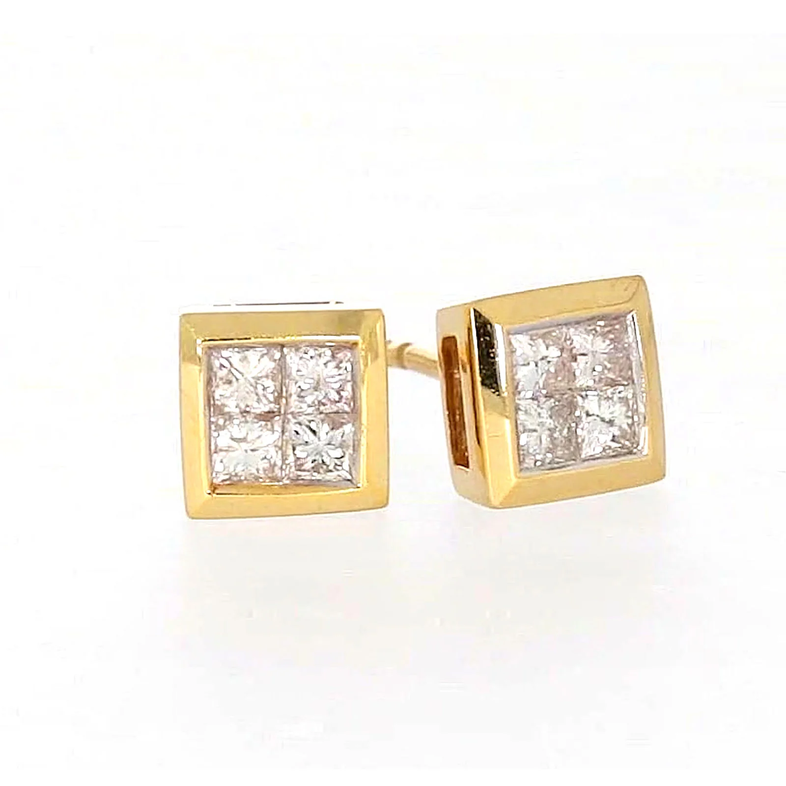 New York 14ct Yellow Gold Princess Cut 1/4 CARAT tw of Diamonds Stud Earrings - Image 72