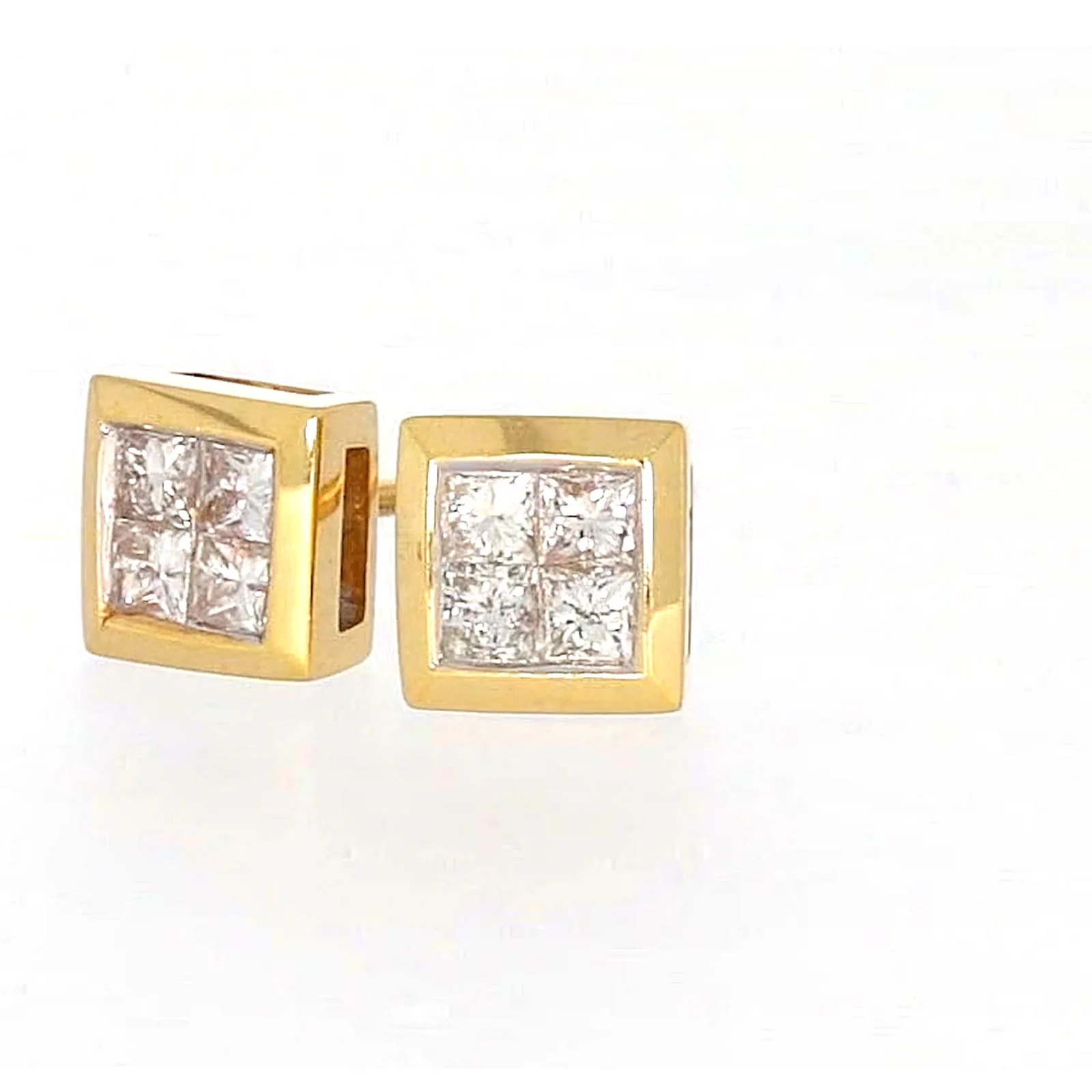 New York 14ct Yellow Gold Princess Cut 1/4 CARAT tw of Diamonds Stud Earrings - Image 8