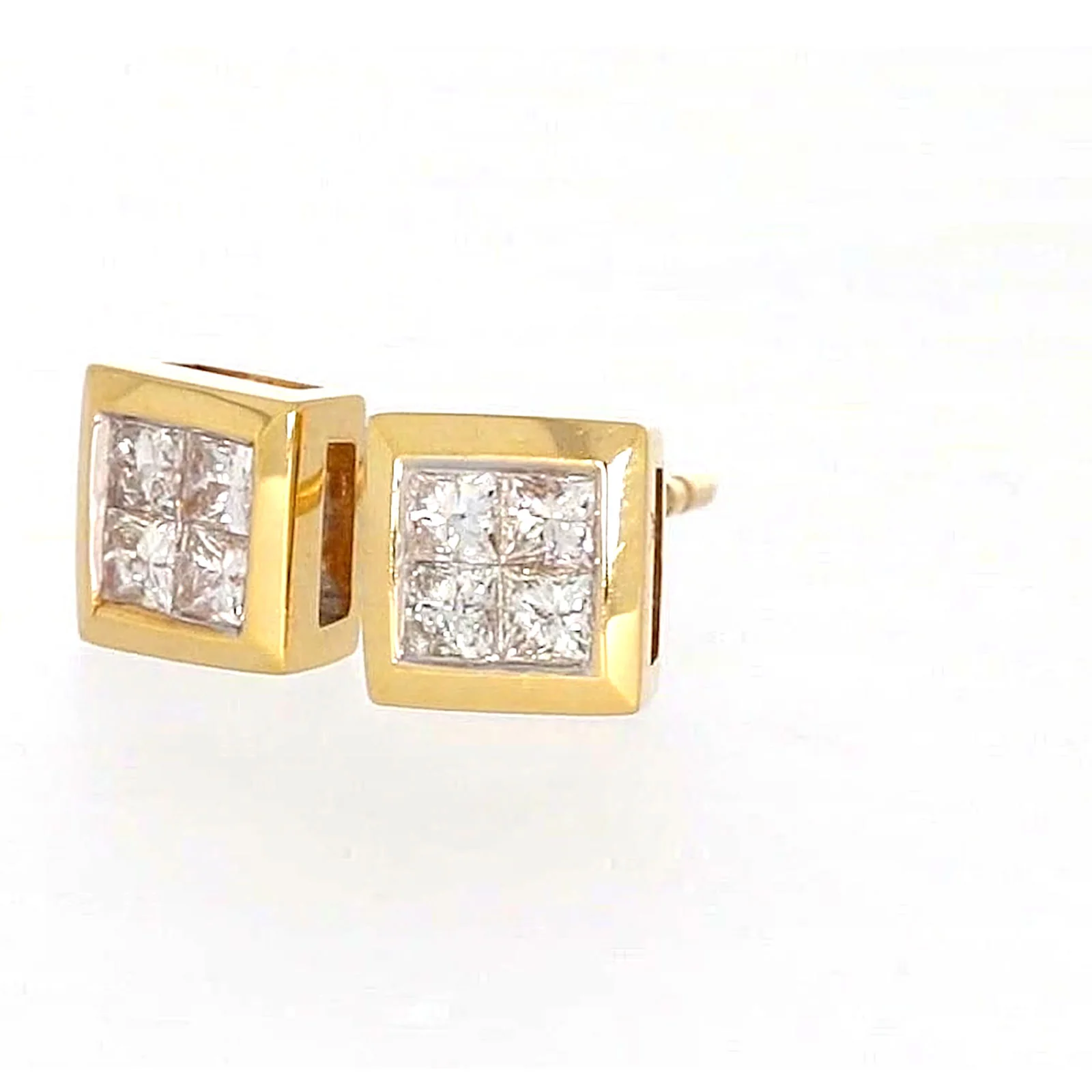 New York 14ct Yellow Gold Princess Cut 1/4 CARAT tw of Diamonds Stud Earrings - Image 9