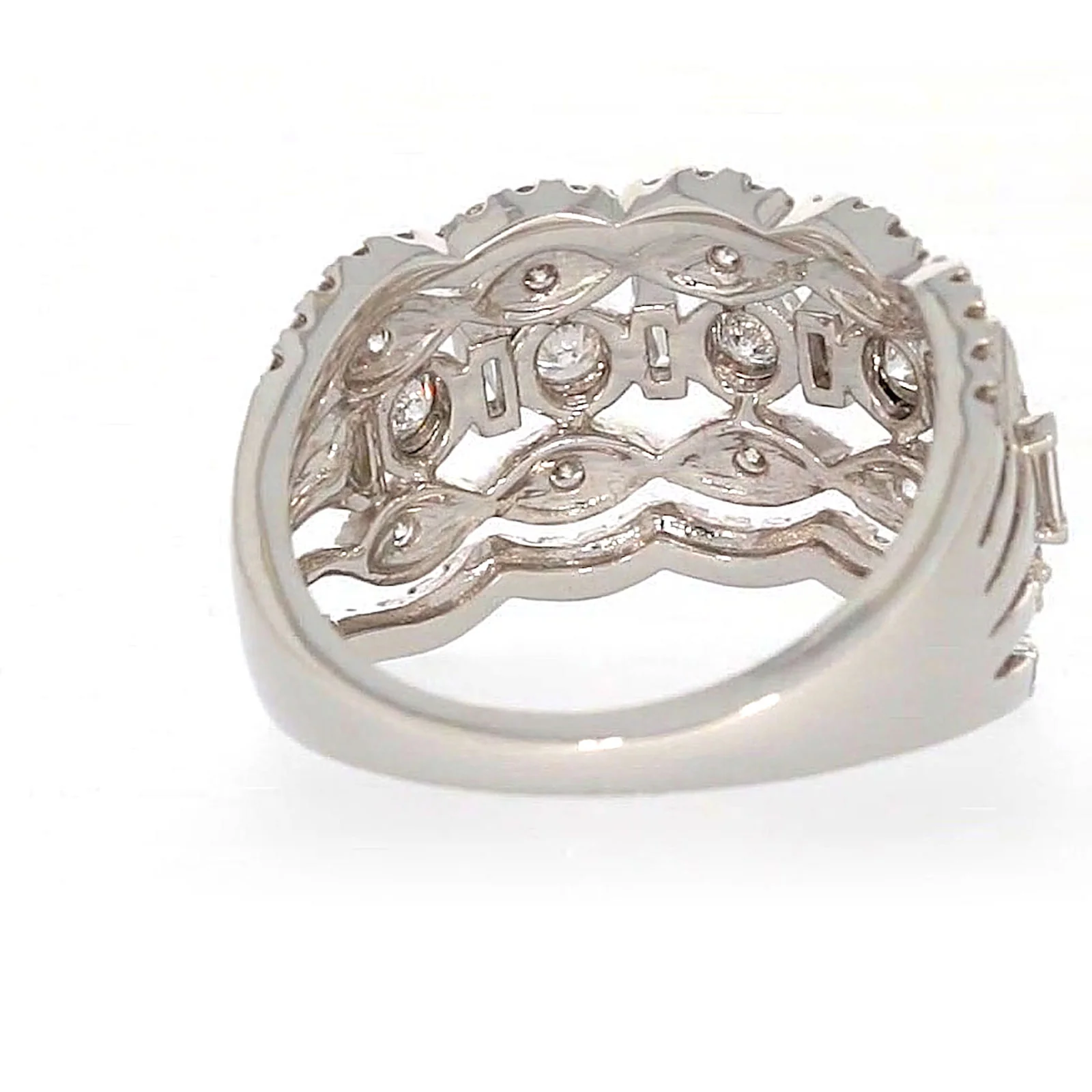 Paris 14ct White Gold Round Brilliant & Baguette Cut 1 CARAT tw of Diamonds Ring - Image 42