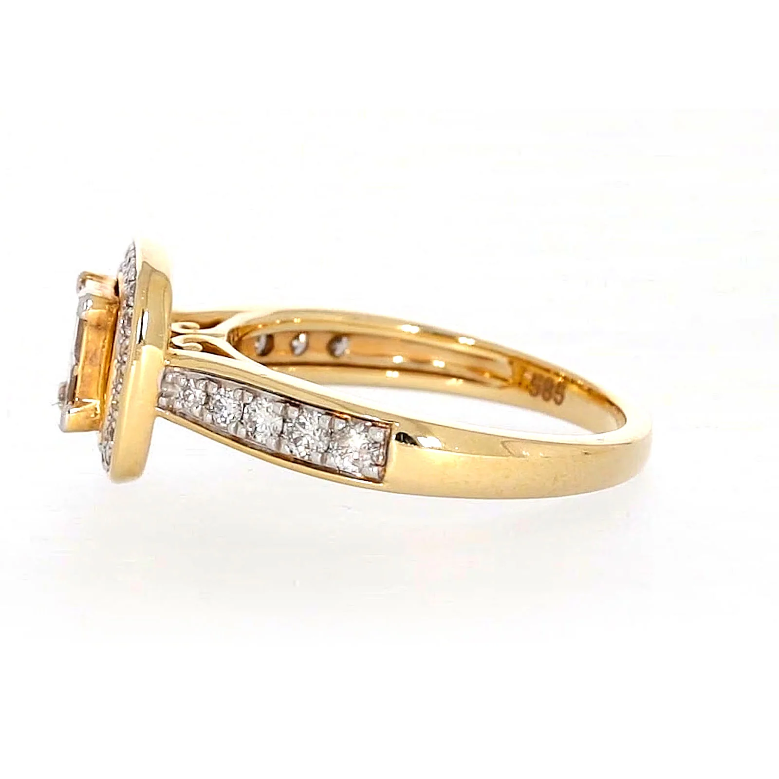New York 14ct Yellow Gold Round Brilliant & Princess Cut 3/4 Carat tw of Diamonds Ring - Image 19