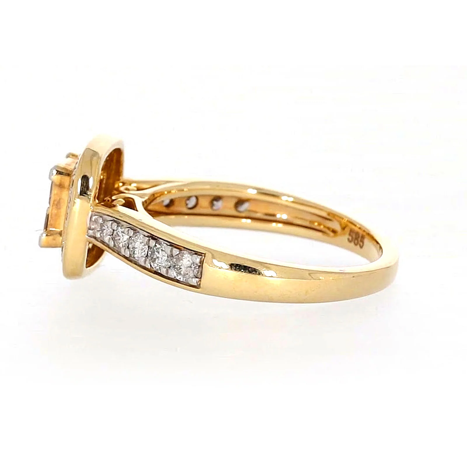 New York 14ct Yellow Gold Round Brilliant & Princess Cut 3/4 Carat tw of Diamonds Ring - Image 22