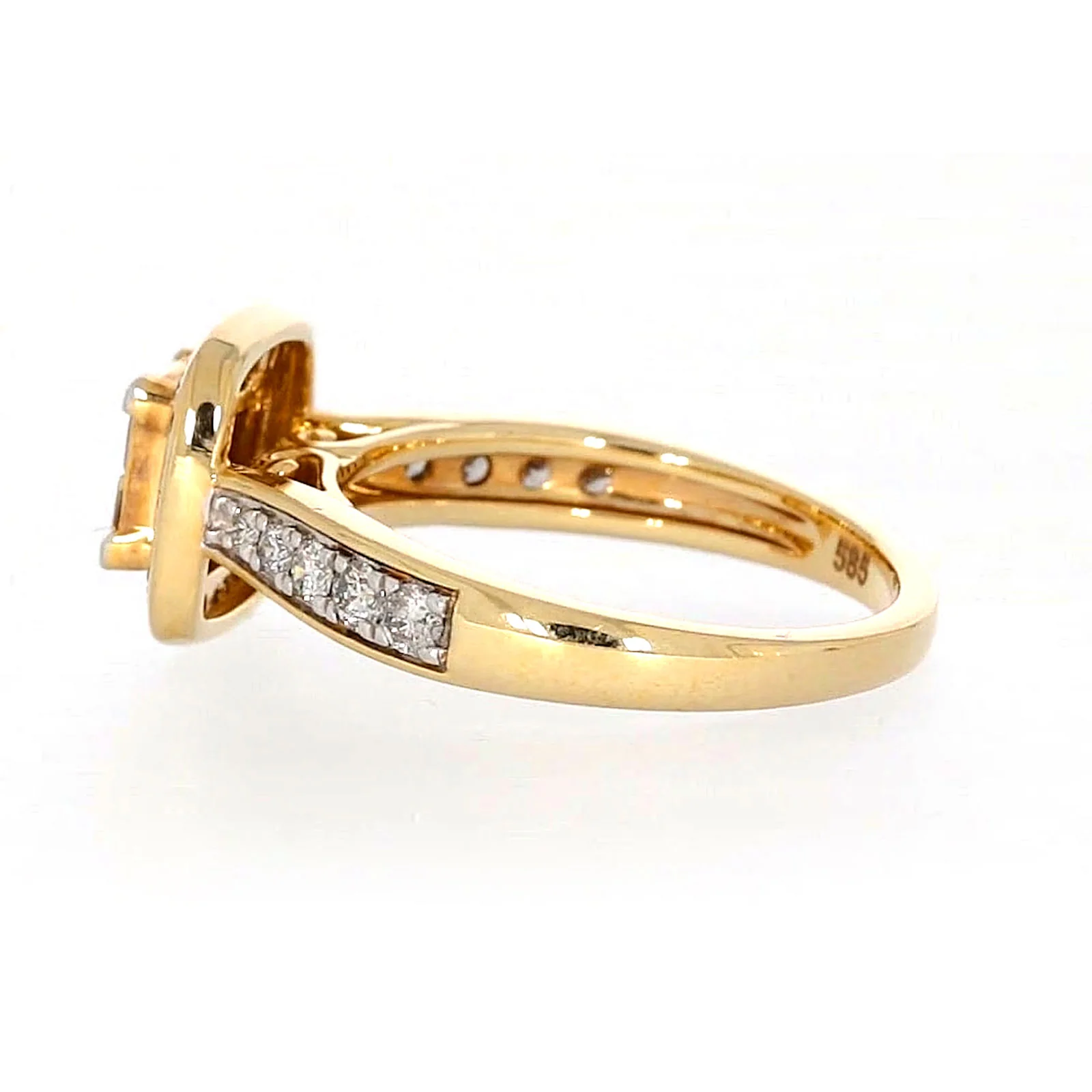 New York 14ct Yellow Gold Round Brilliant & Princess Cut 3/4 Carat tw of Diamonds Ring - Image 23
