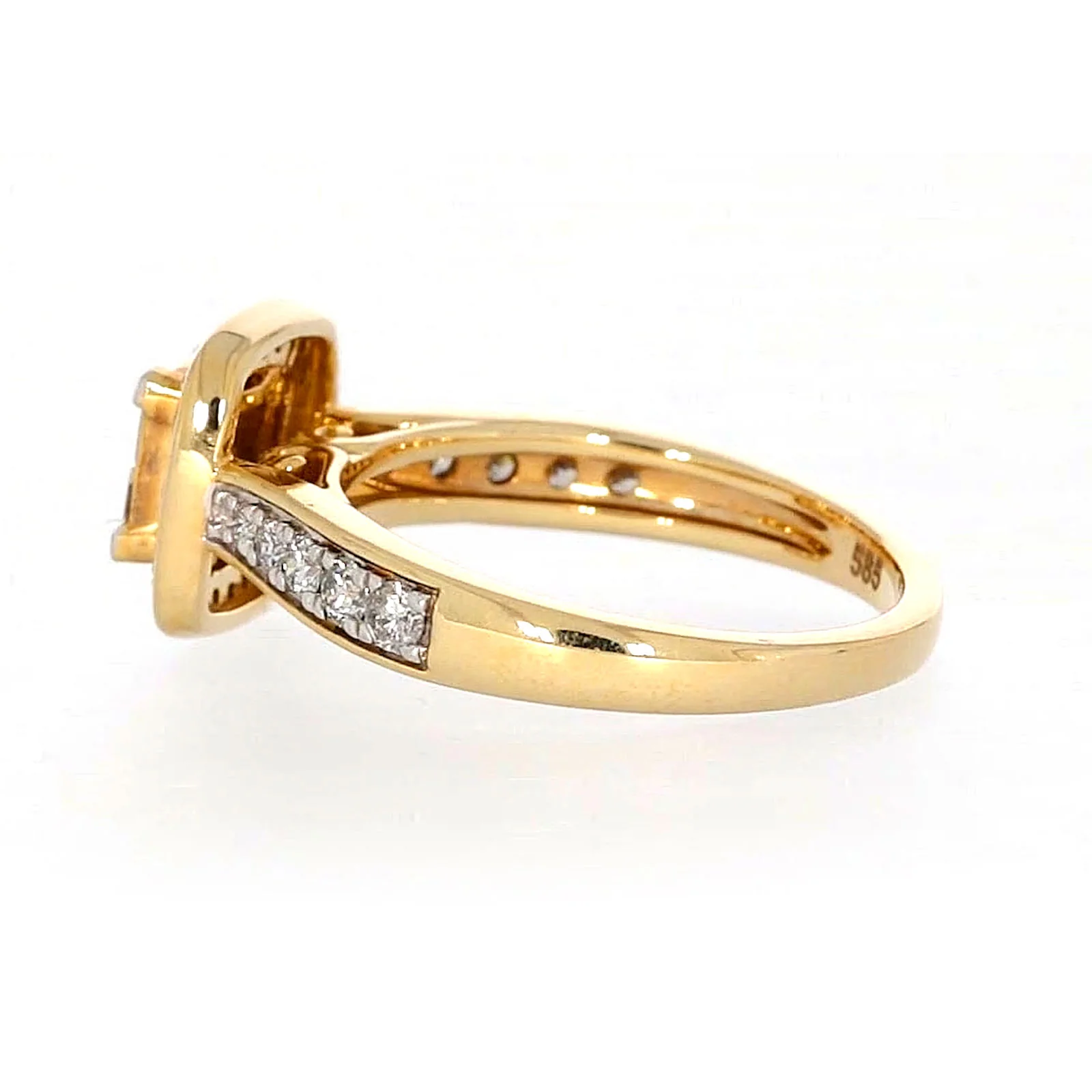 New York 14ct Yellow Gold Round Brilliant & Princess Cut 3/4 Carat tw of Diamonds Ring - Image 24