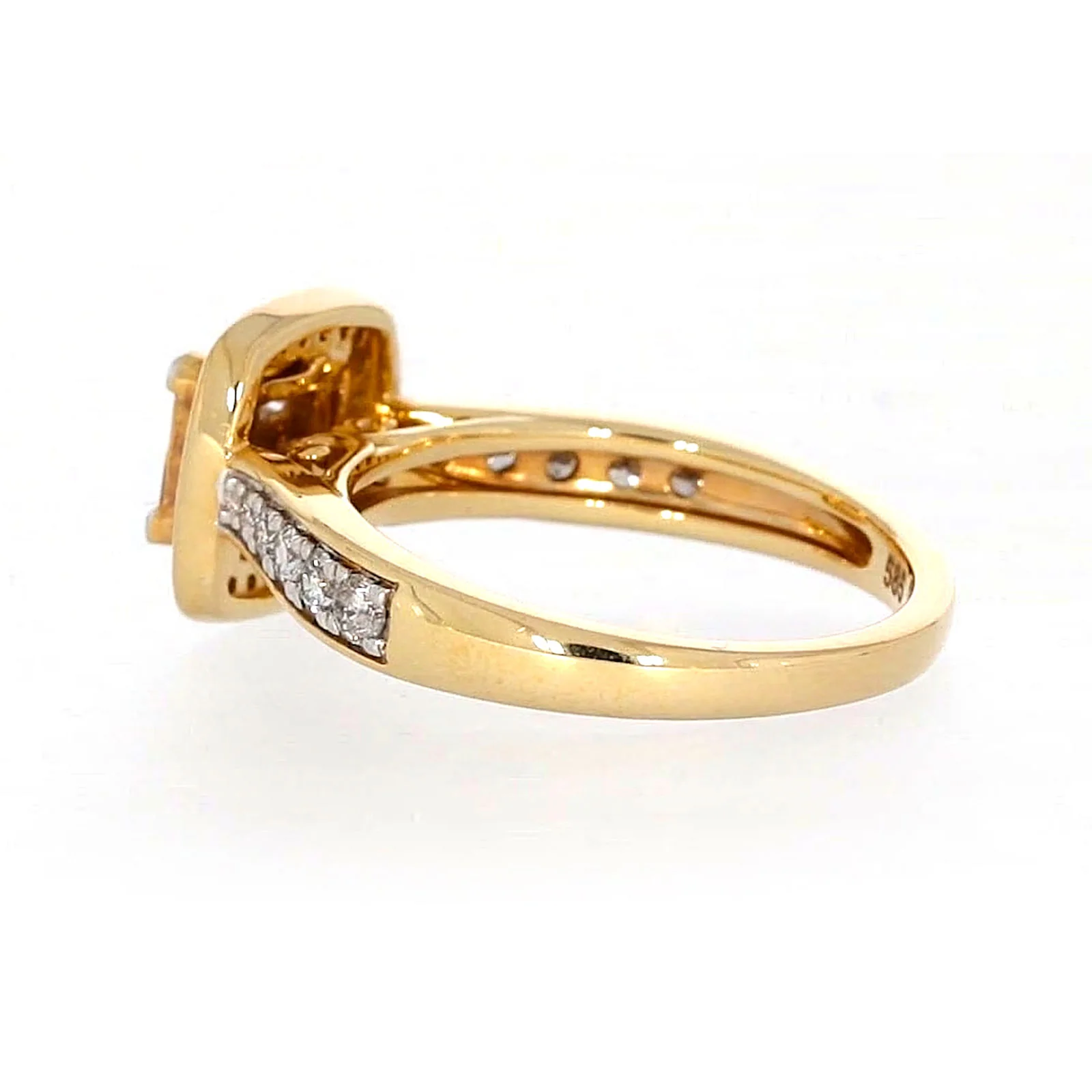 New York 14ct Yellow Gold Round Brilliant & Princess Cut 3/4 Carat tw of Diamonds Ring - Image 26