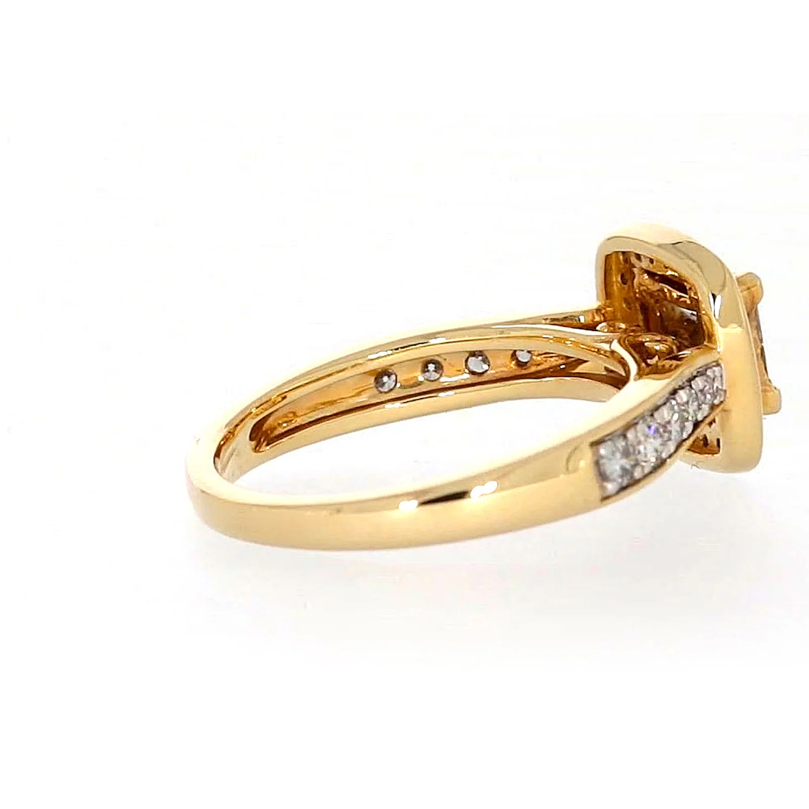 New York 14ct Yellow Gold Round Brilliant & Princess Cut 3/4 Carat tw of Diamonds Ring - Image 51
