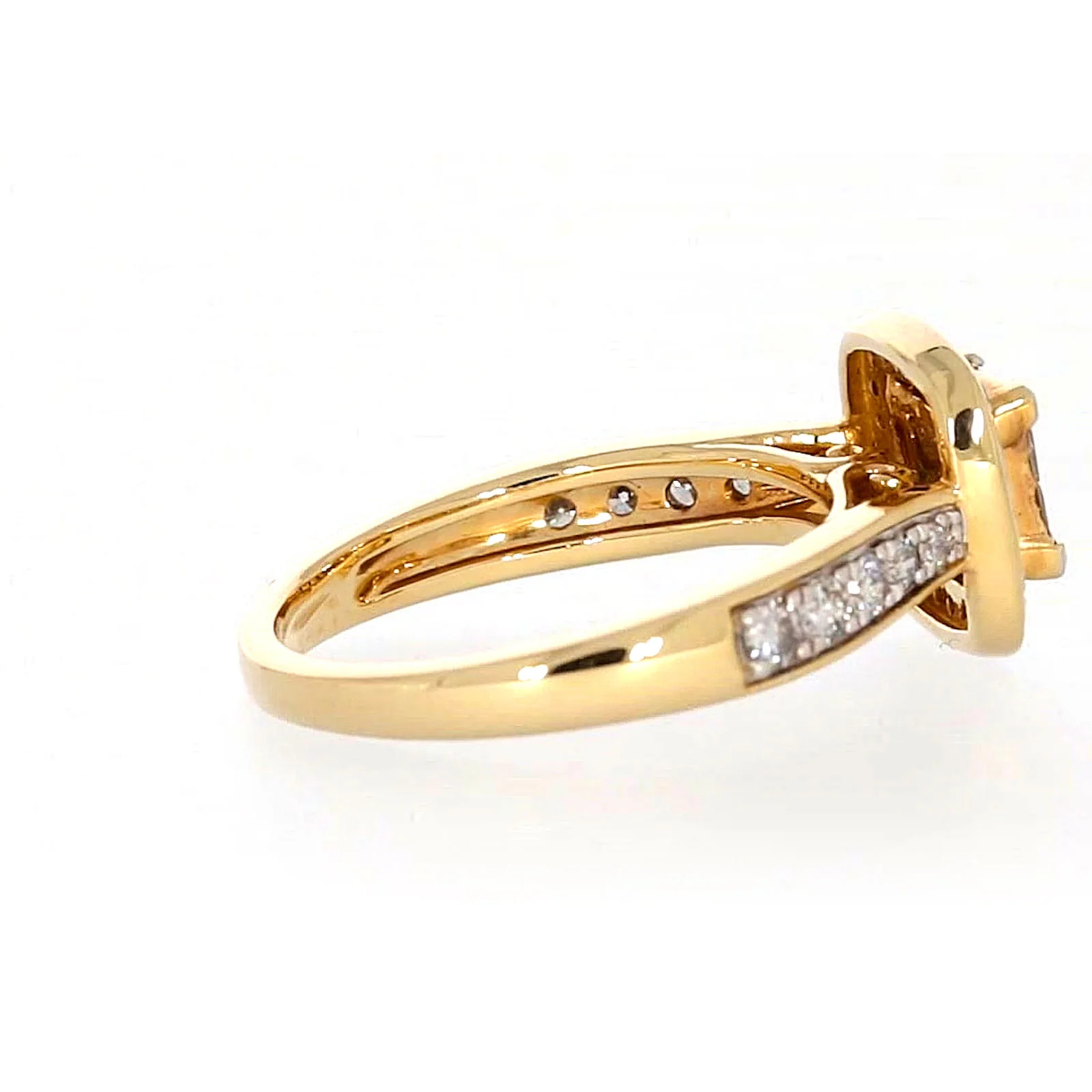 New York 14ct Yellow Gold Round Brilliant & Princess Cut 3/4 Carat tw of Diamonds Ring - Image 53