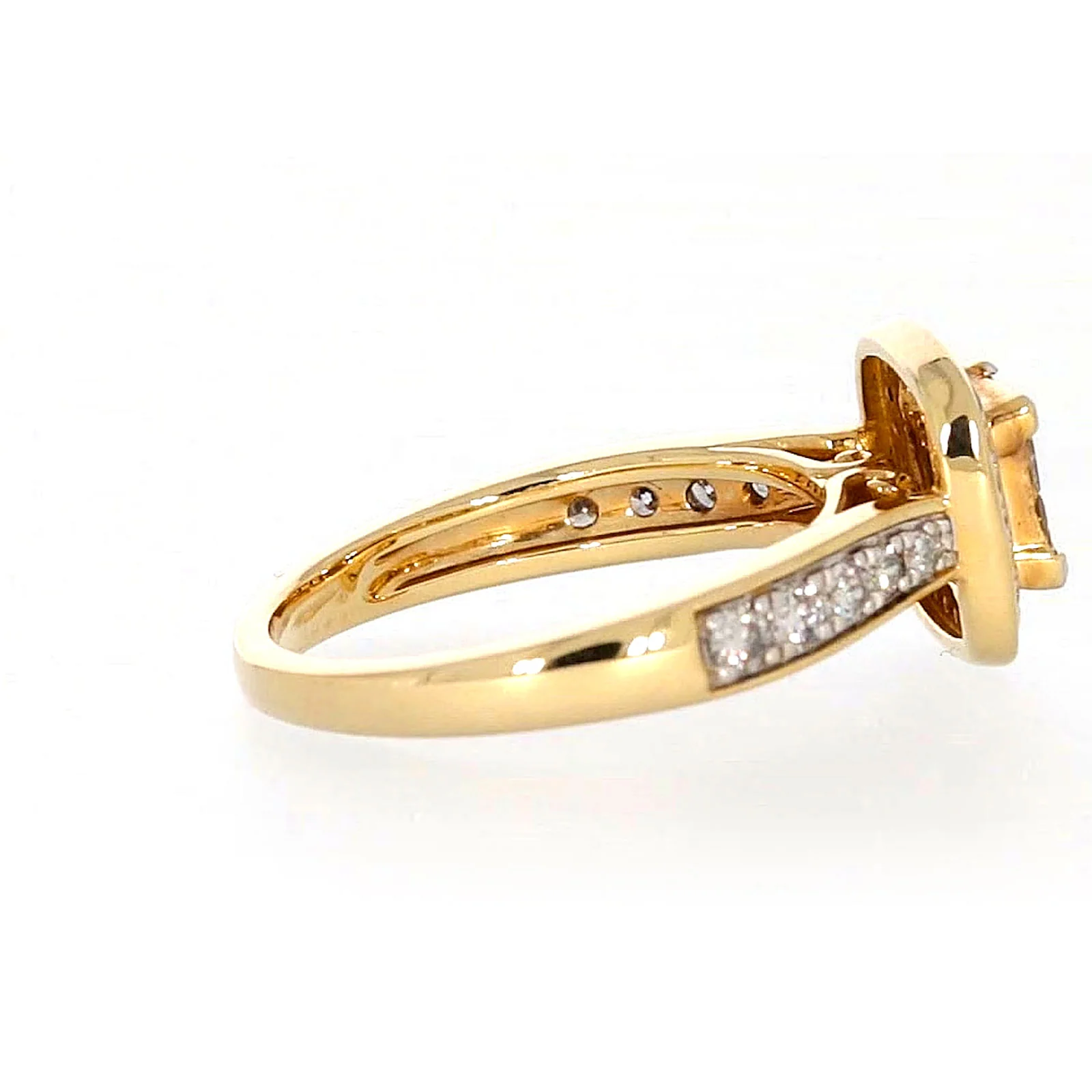 New York 14ct Yellow Gold Round Brilliant & Princess Cut 3/4 Carat tw of Diamonds Ring - Image 54