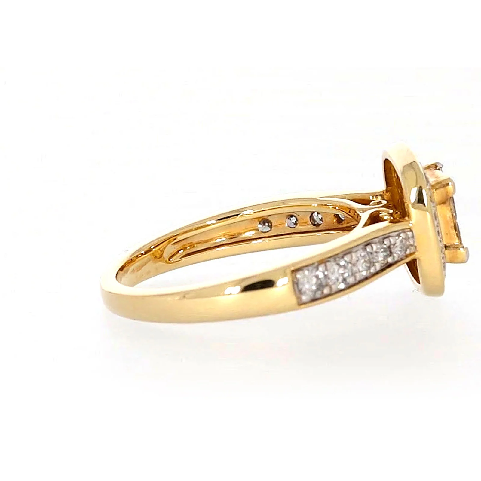 New York 14ct Yellow Gold Round Brilliant & Princess Cut 3/4 Carat tw of Diamonds Ring - Image 55
