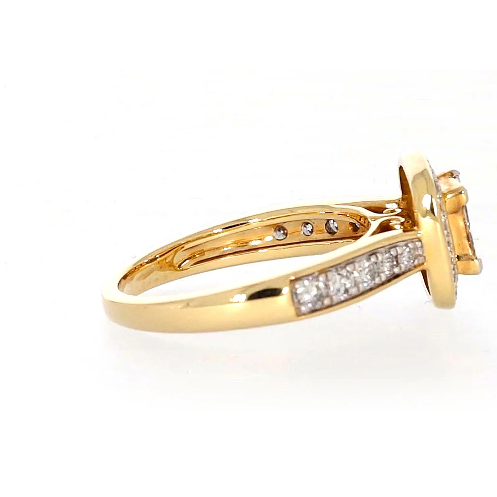 New York 14ct Yellow Gold Round Brilliant & Princess Cut 3/4 Carat tw of Diamonds Ring - Image 56