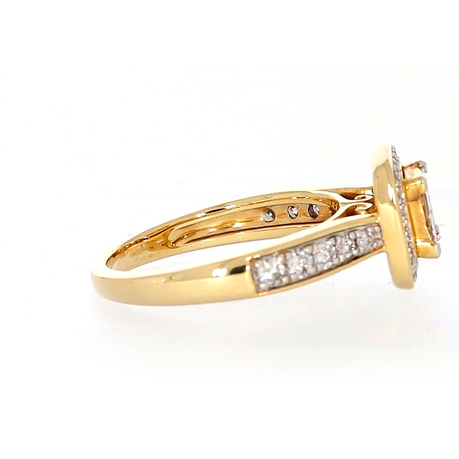 New York 14ct Yellow Gold Round Brilliant & Princess Cut 3/4 Carat tw of Diamonds Ring - Image 57