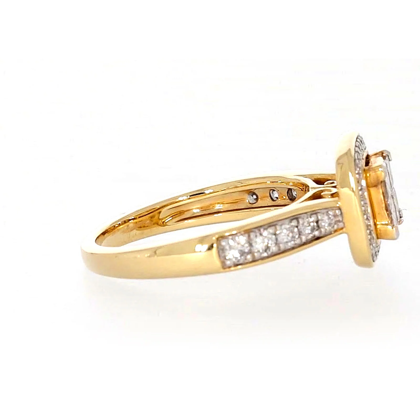 New York 14ct Yellow Gold Round Brilliant & Princess Cut 3/4 Carat tw of Diamonds Ring - Image 58