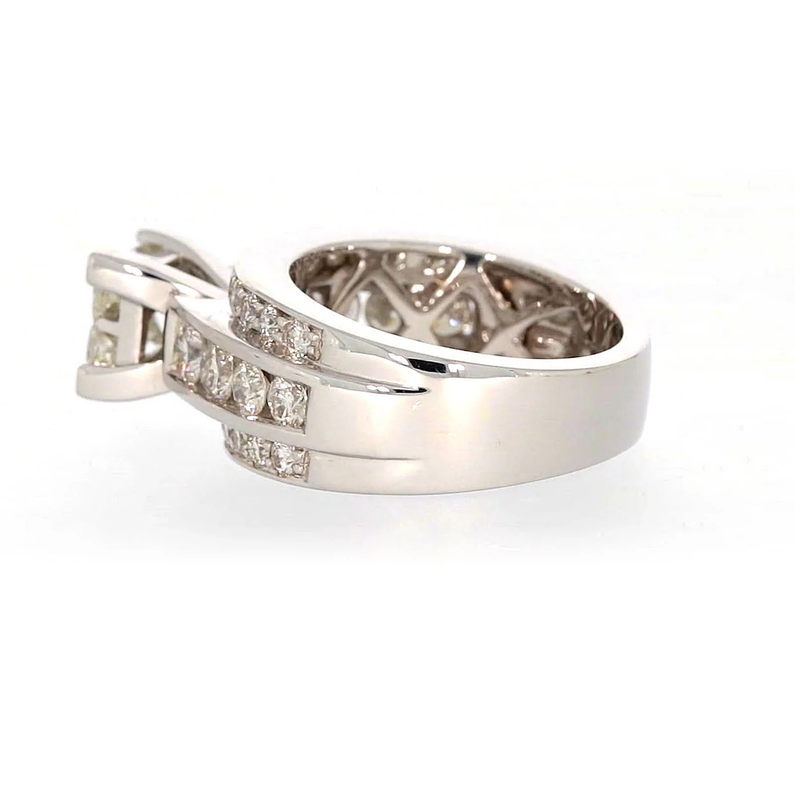 New York 14ct White Gold Round Brilliant & Princess Cut 2.65 CARAT tw of Diamonds Ring - Image 25
