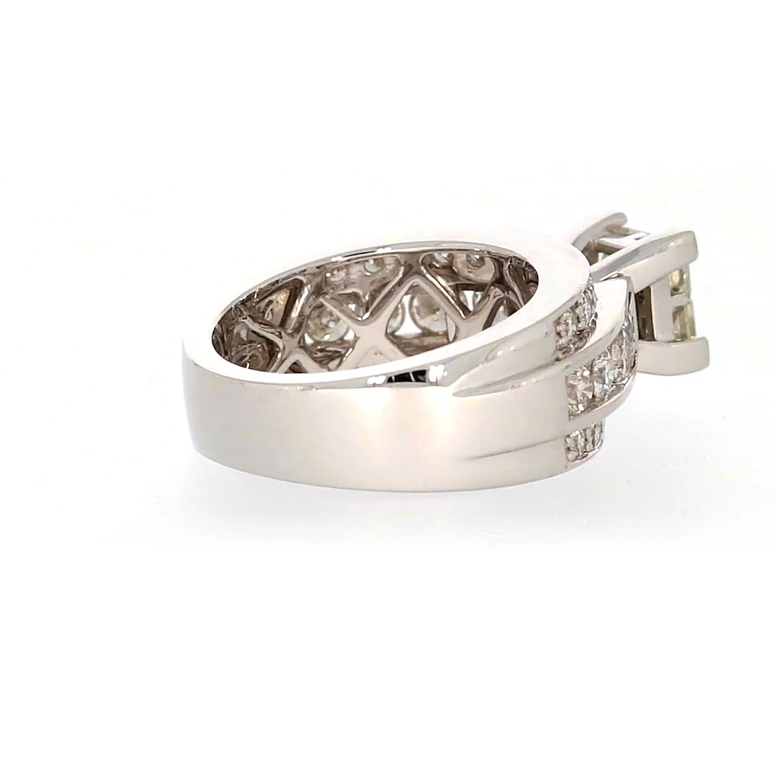New York 14ct White Gold Round Brilliant & Princess Cut 2.65 CARAT tw of Diamonds Ring - Image 50