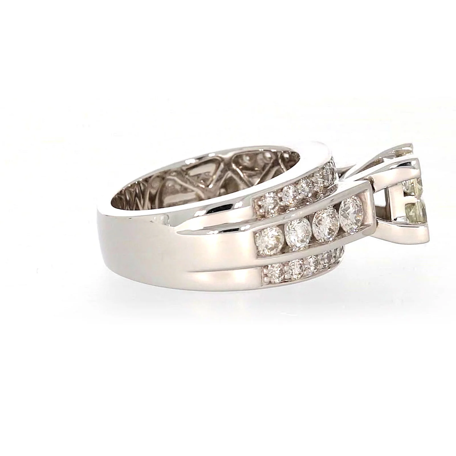 New York 14ct White Gold Round Brilliant & Princess Cut 2.65 CARAT tw of Diamonds Ring - Image 57