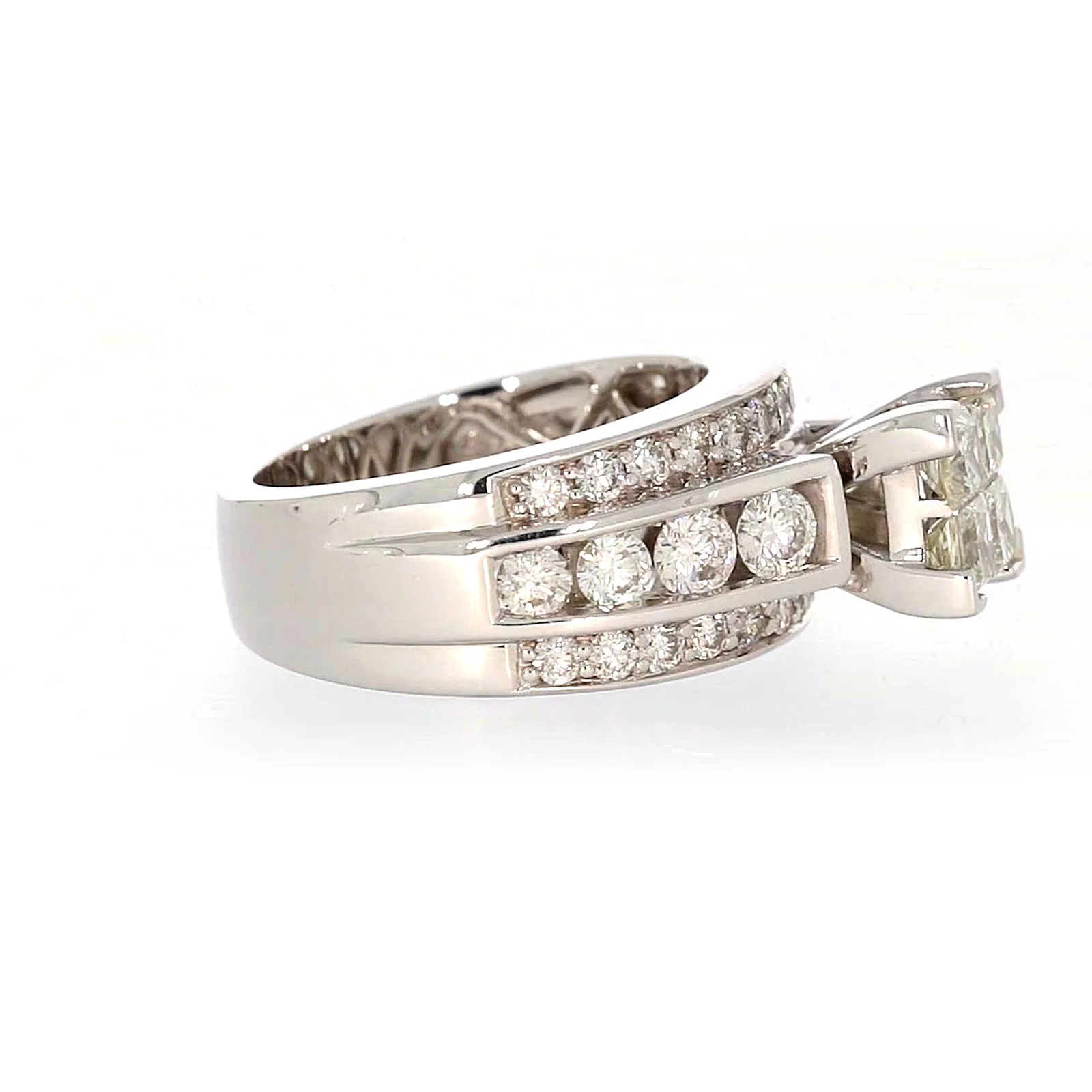 New York 14ct White Gold Round Brilliant & Princess Cut 2.65 CARAT tw of Diamonds Ring - Image 61