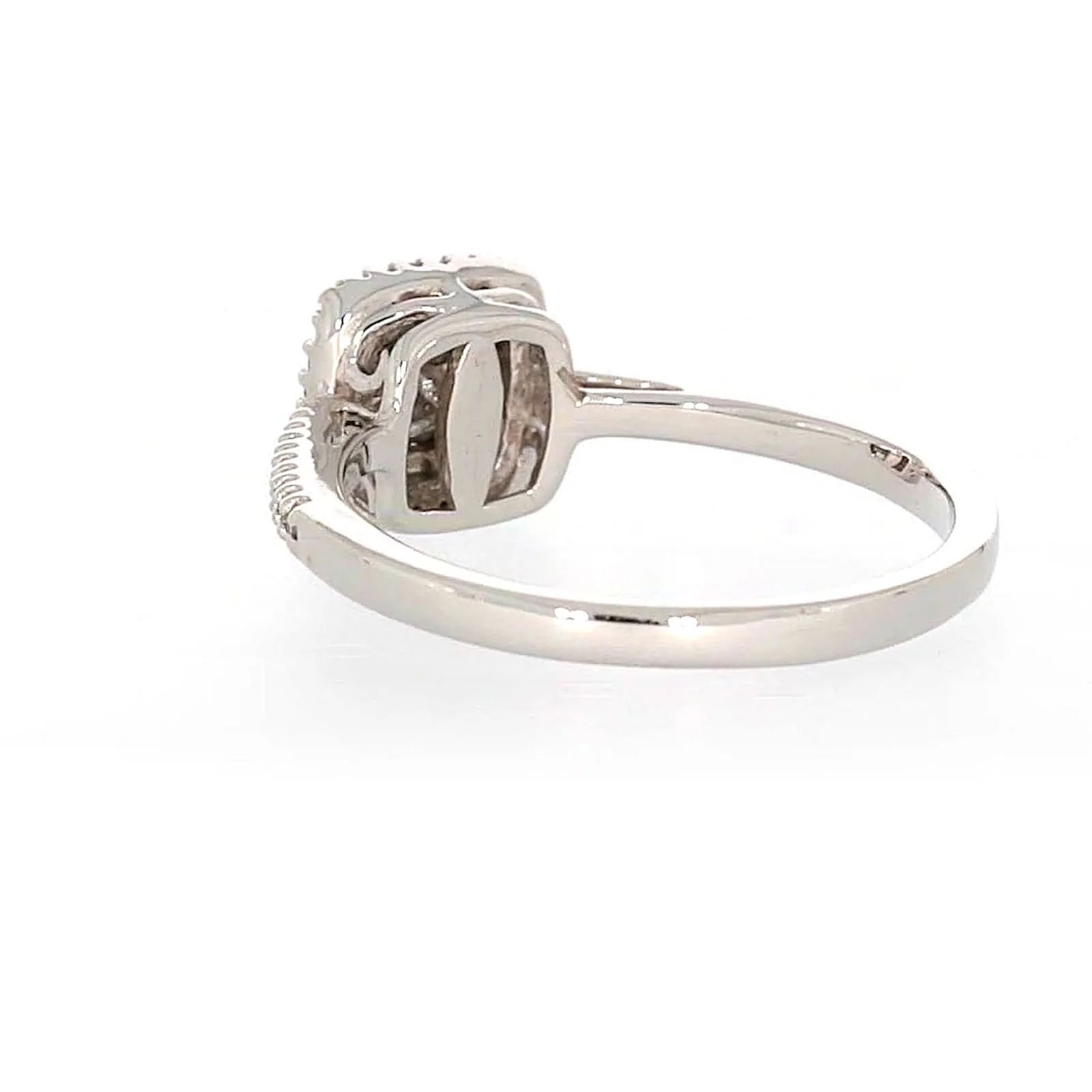 London 9ct White Gold Round Brilliant Cut 0.33 CARAT tw  of Diamonds Ring - Image 31