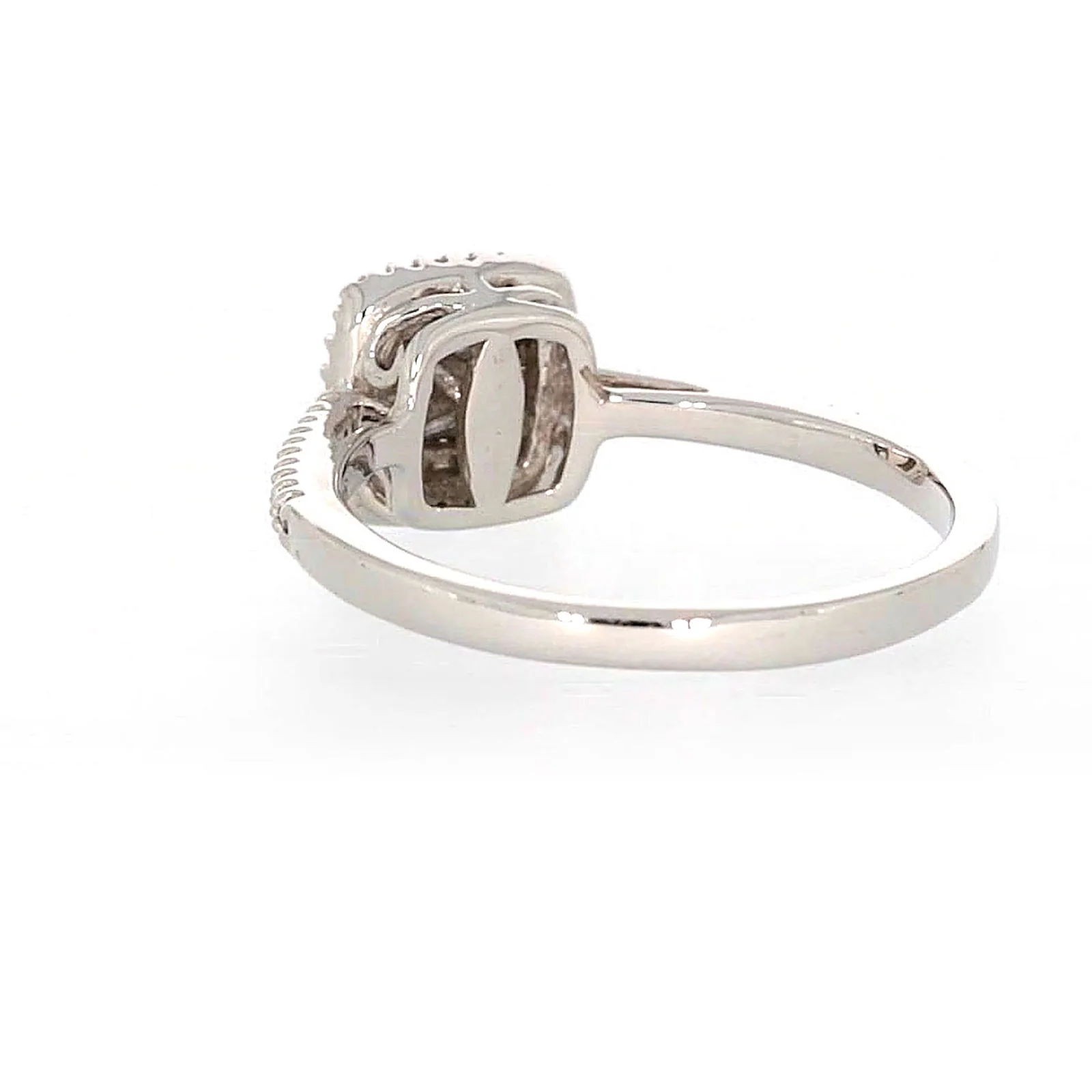 London 9ct White Gold Round Brilliant Cut 0.33 CARAT tw  of Diamonds Ring - Image 32